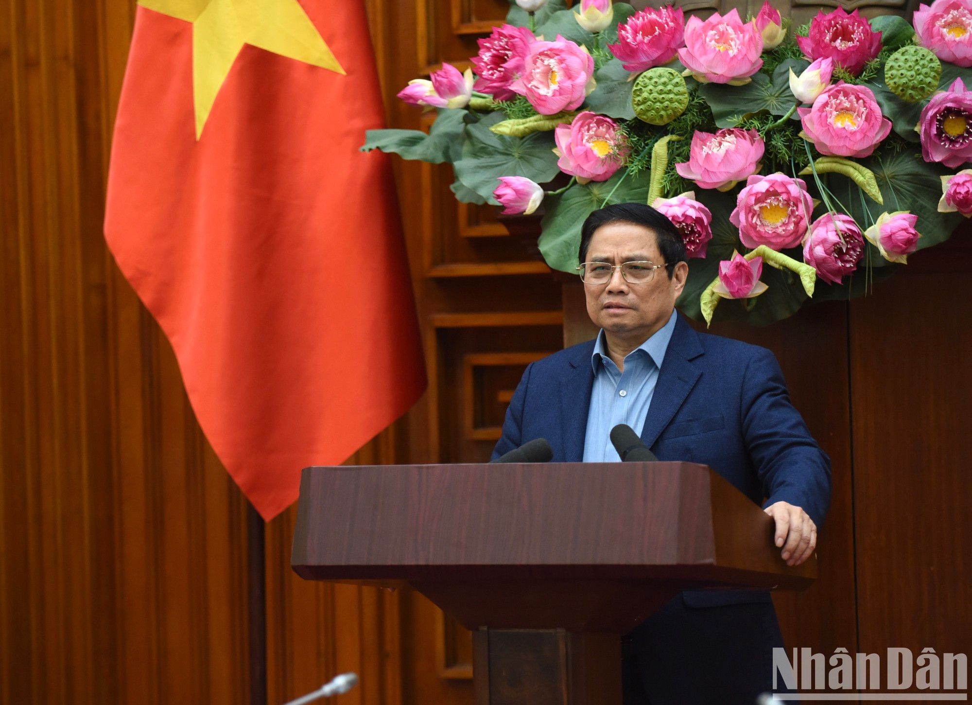 El premier clausura la reunión. El premier clausura la reunión.