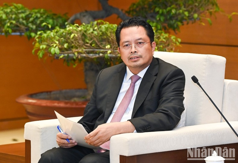 El vicepresidente del Consejo Regional Representativo (Cámara Alta) de Indonesia, H.Mahyudin. El vicepresidente del Consejo Regional Representativo (Cámara Alta) de Indonesia, H.Mahyudin.