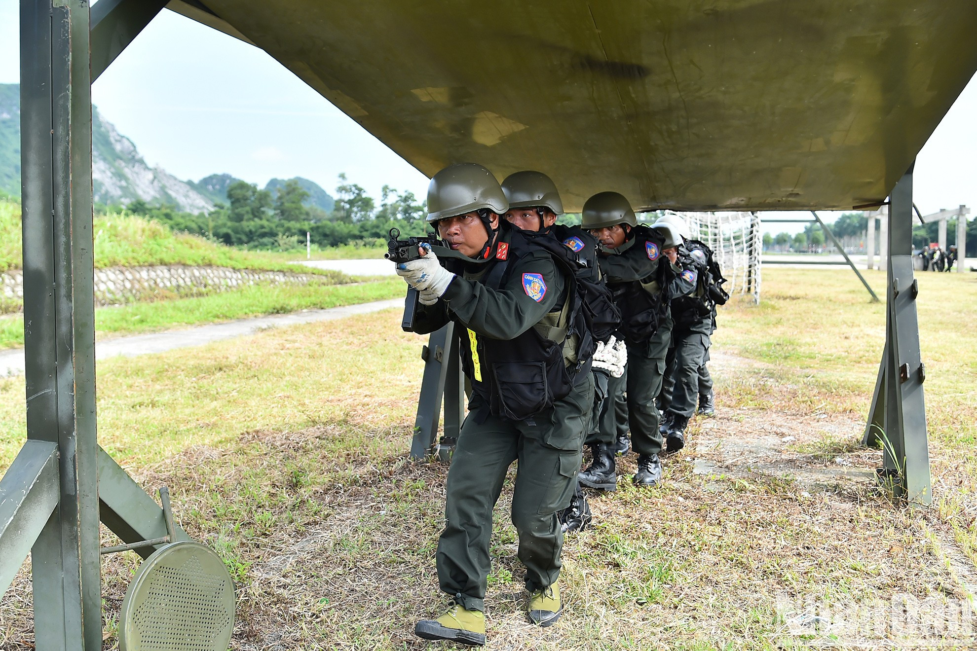El contenido de la formación está diseñado para afrontar tareas complejas y altamente peligrosas y situaciones graves y muy graves. El contenido de la formación está diseñado para afrontar tareas complejas y altamente peligrosas y situaciones graves y muy graves.