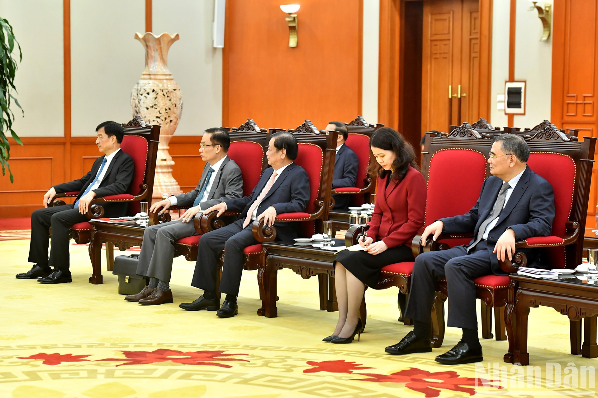 Los asistentes vietnamitas.