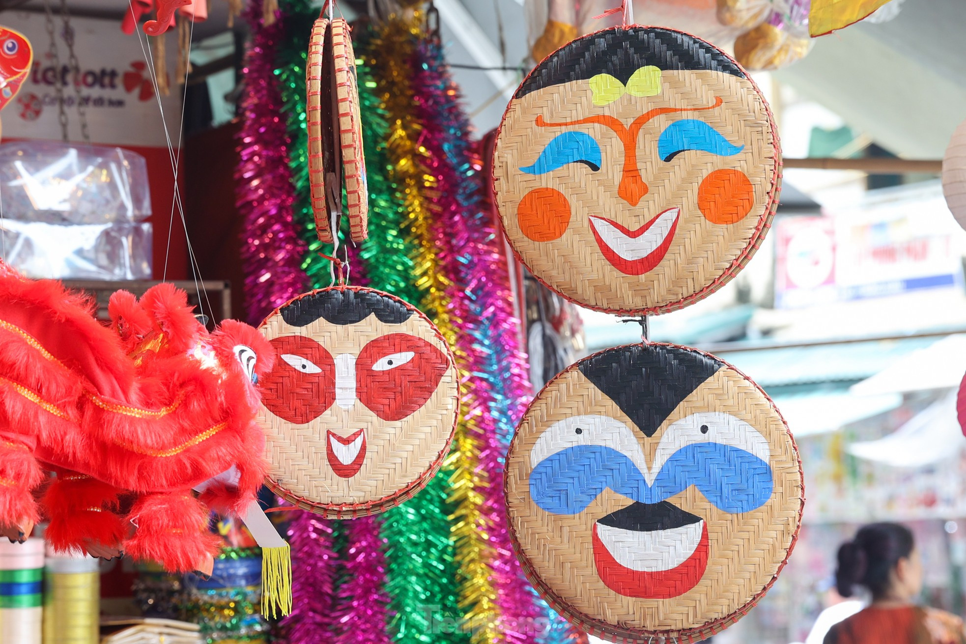 Los juguetes tradicionales del Festival del Medio Otoño son los que más llaman la atención de los visitantes. Los juguetes tradicionales del Festival del Medio Otoño son los que más llaman la atención de los visitantes.