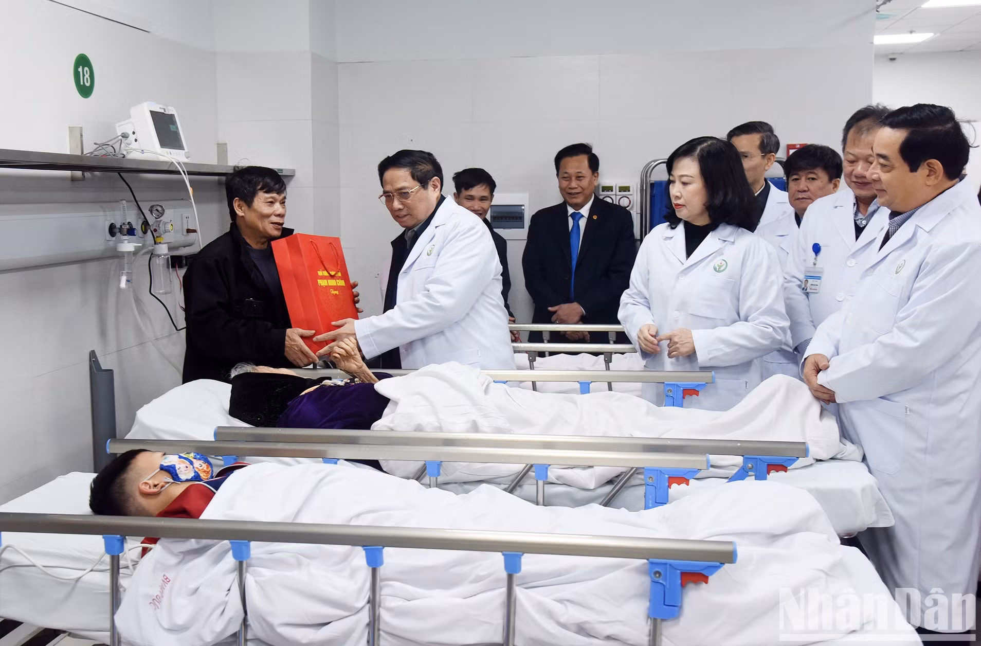 El primer ministro Pham Minh Chinh visita y entrega regalos a pacientes del Hospital de Amistad Vietnam-Alemania. El primer ministro Pham Minh Chinh visita y entrega regalos a pacientes del Hospital de Amistad Vietnam-Alemania.