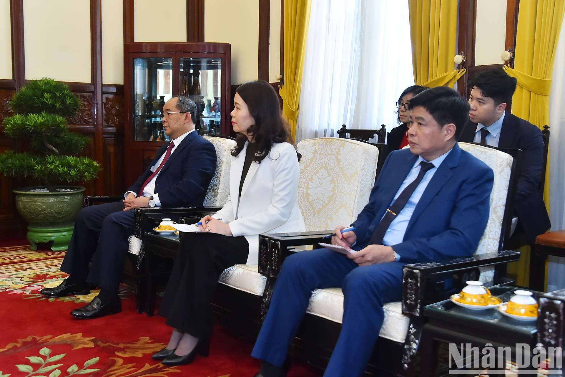 Los asistentes vietnamitas al encuentro. Los asistentes vietnamitas al encuentro.