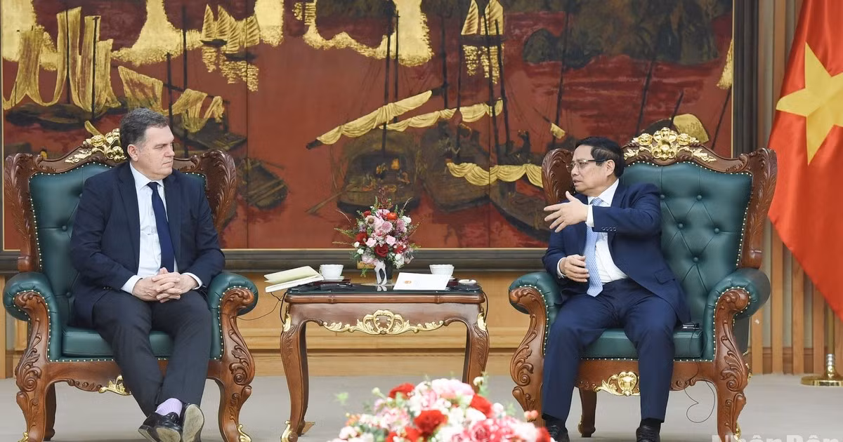 [Foto] Premier vietnamita recibe al ministro de Transporte francés