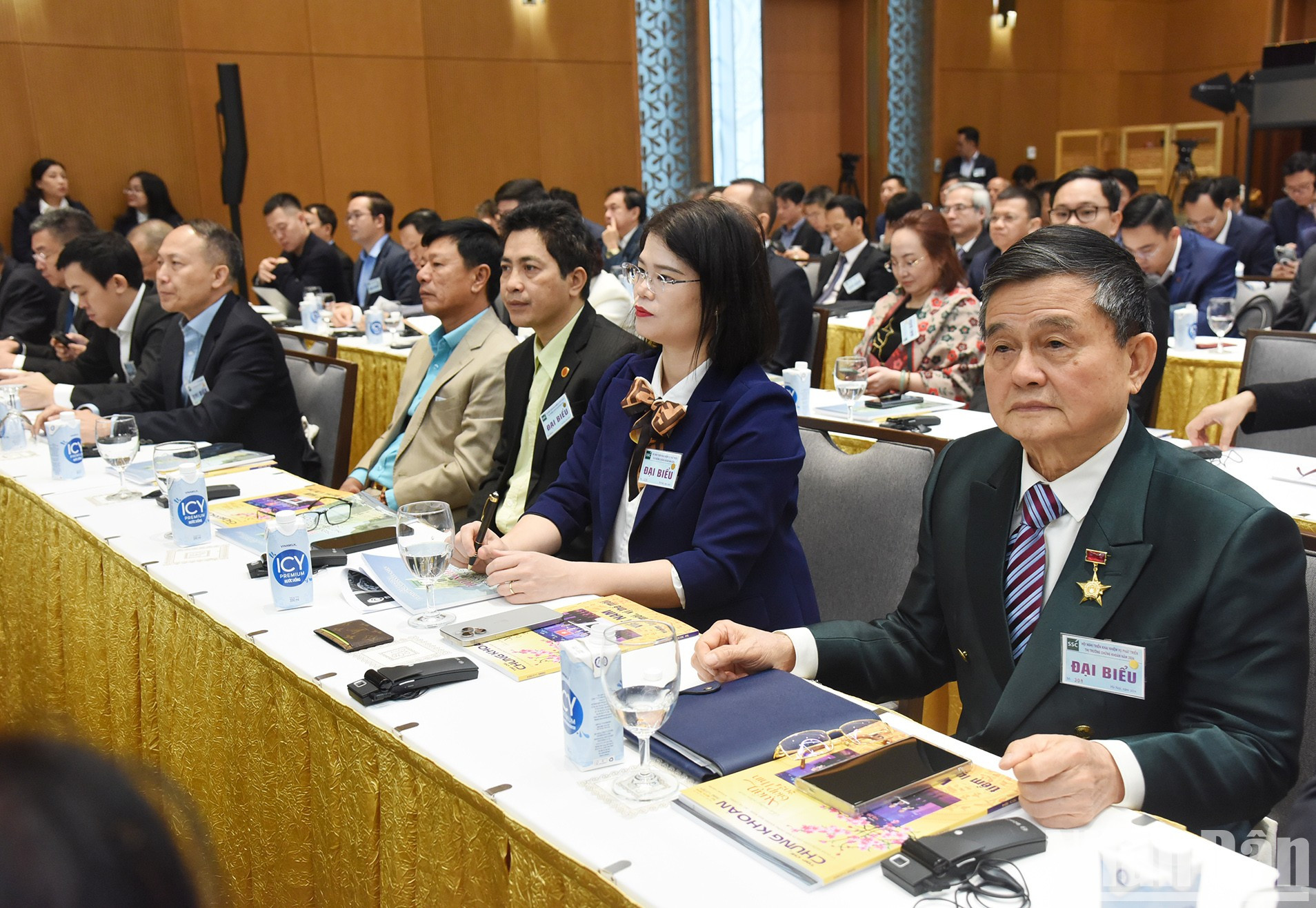 Los delegados asisten al evento. Los delegados asisten al evento.