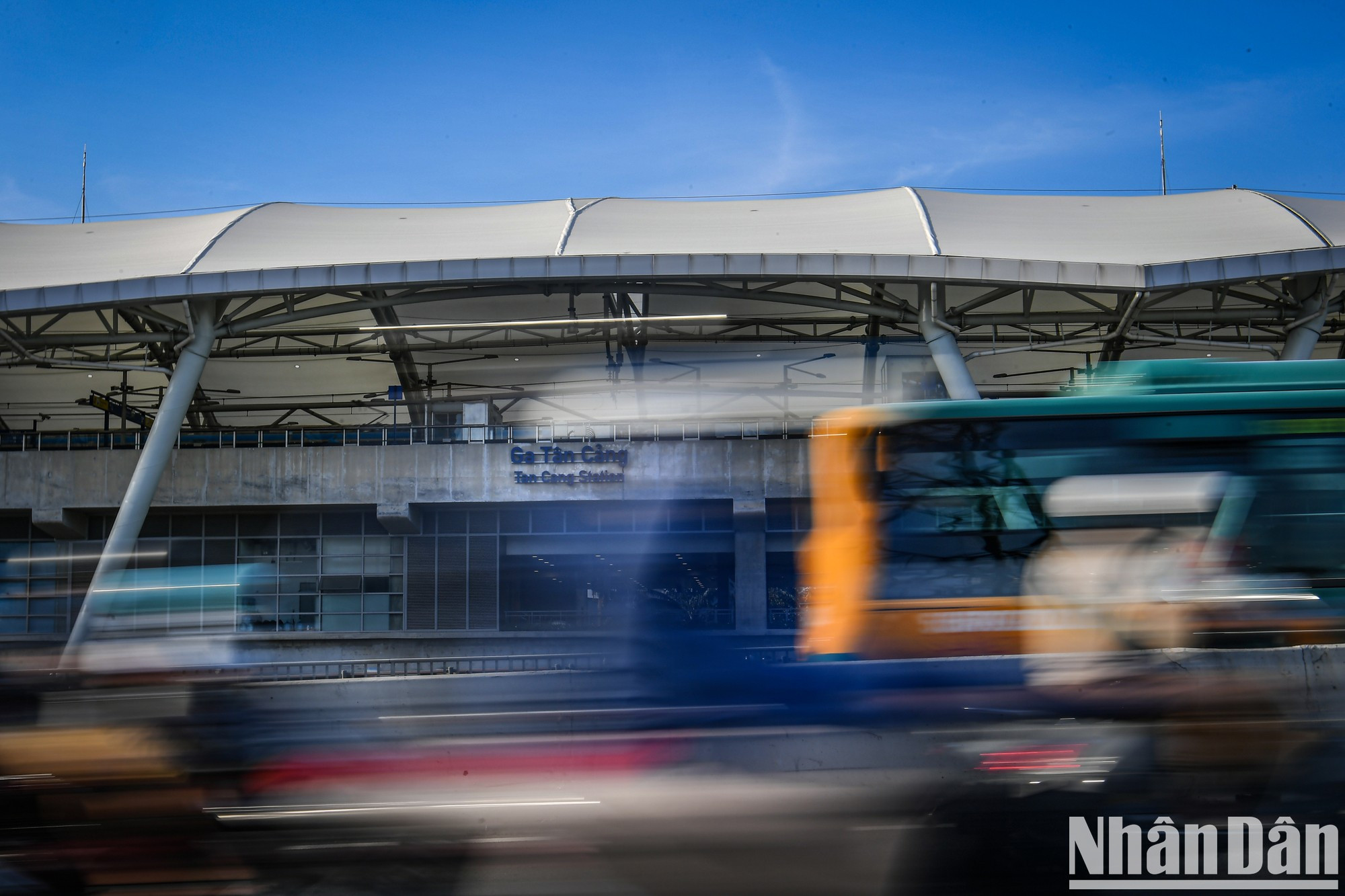 El desarrollo de esta línea ha convertido a la avenida Vo Nguyen Giap (antigua carretera de Ha Noi) en un símbolo de transporte urbano inteligente que responde a las necesidades de movilidad en constante crecimiento.