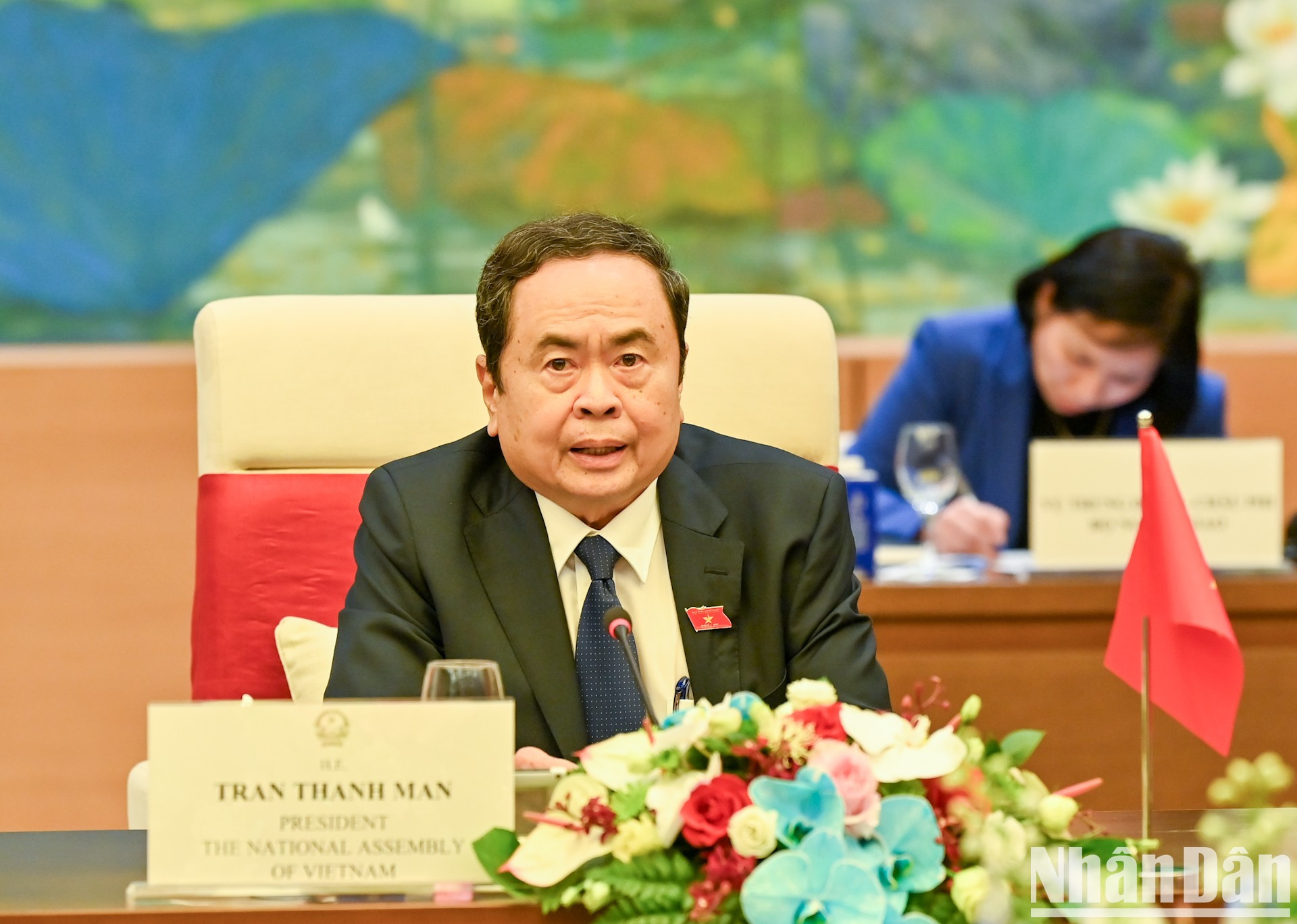 El presidente de la Asamblea Nacional de Vietnam, Tran Thanh Man, dialoga con el premier de Etiopía. El presidente de la Asamblea Nacional de Vietnam, Tran Thanh Man, dialoga con el premier de Etiopía.