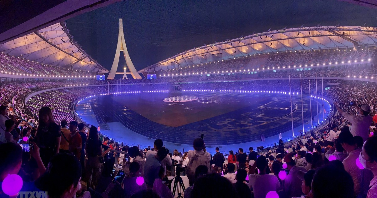 Espectacular ceremonia de clausura de SEA Games 32 en Camboya