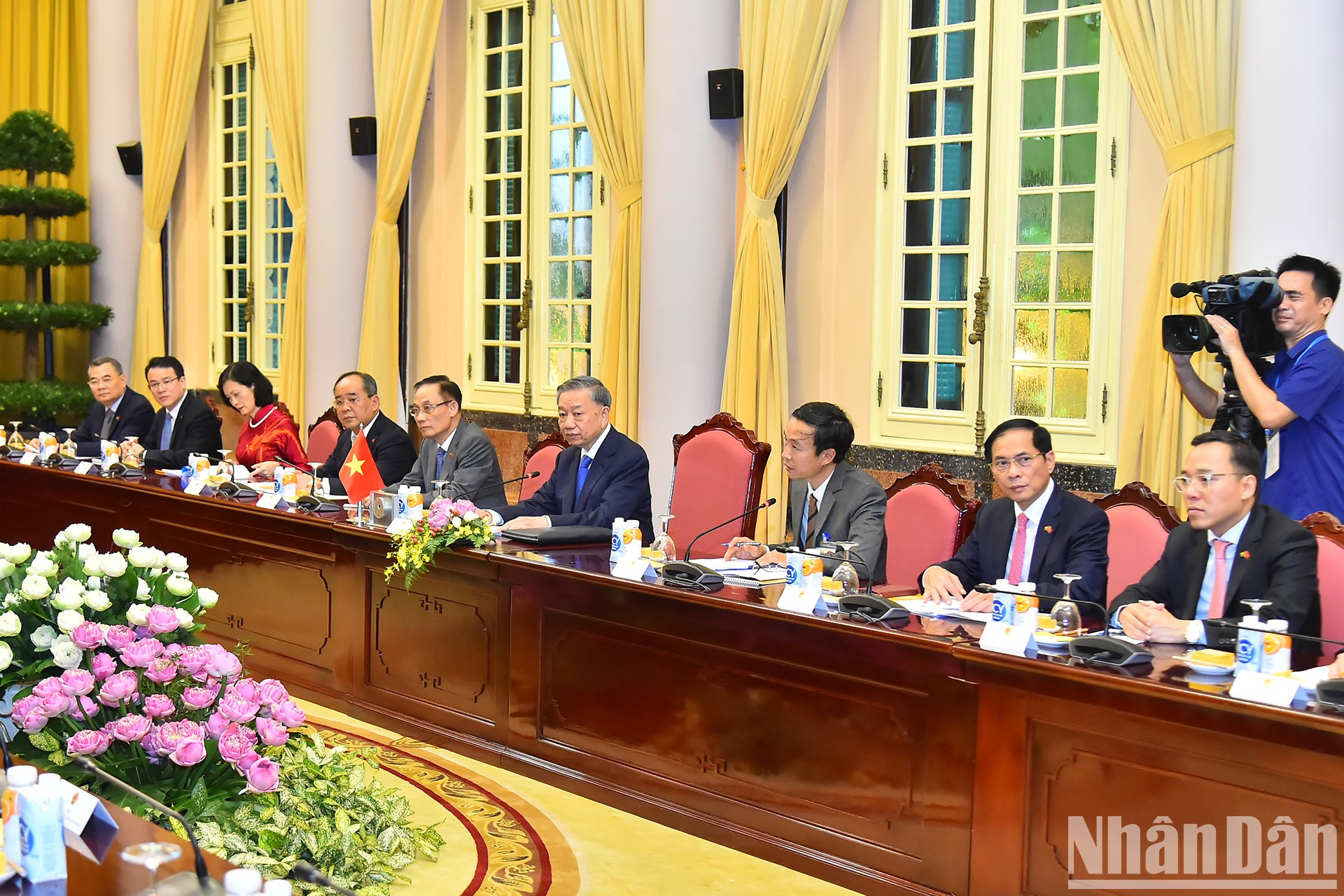 Los delegados vietnamitas. Los delegados vietnamitas.