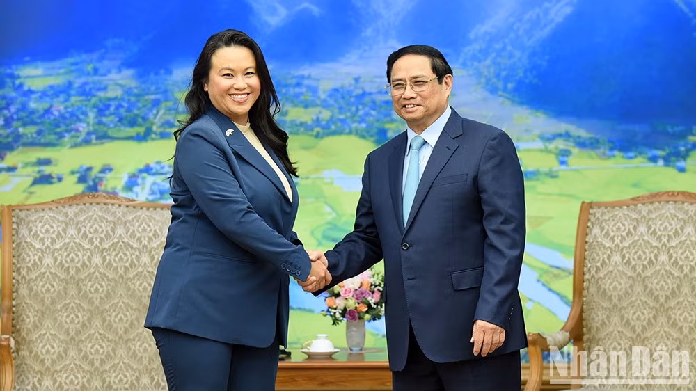 [Foto] Premier vietnamita recibe a una delegación del estado de California