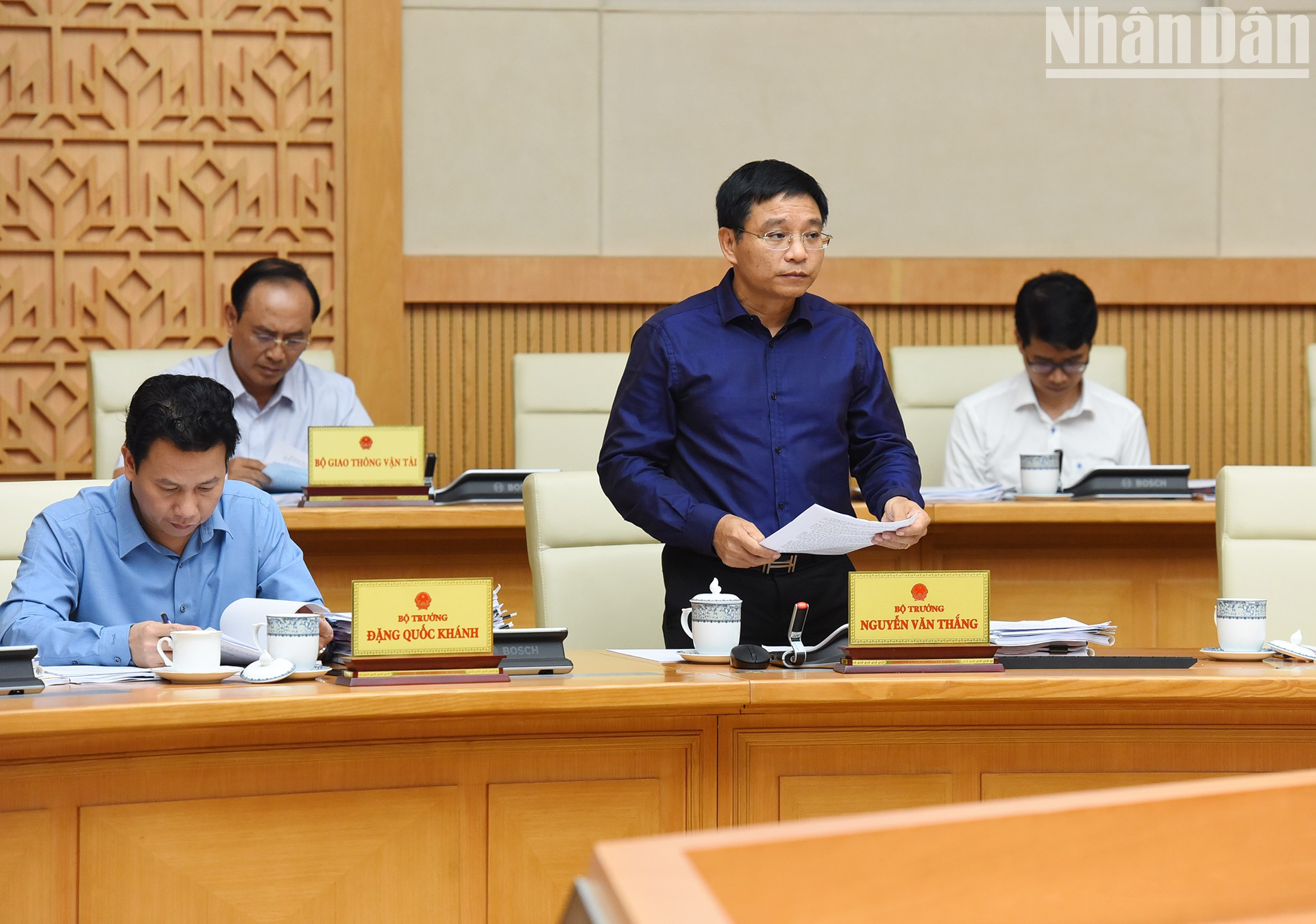 El ministerio de Transporte, Nguyen Van Thang.