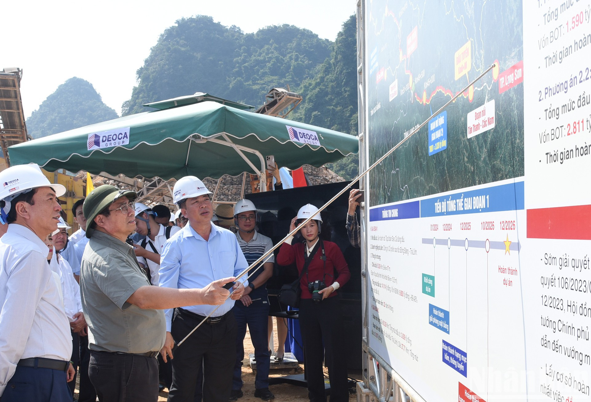 El primer ministro vietnamita, Pham Minh Chinh, inspecciona la implementación de los proyectos de autopistas Dong Dang (Lang Son) – Tra Linh (Cao Bang) y Huu Nghi – Chi Lang (Lang Son).