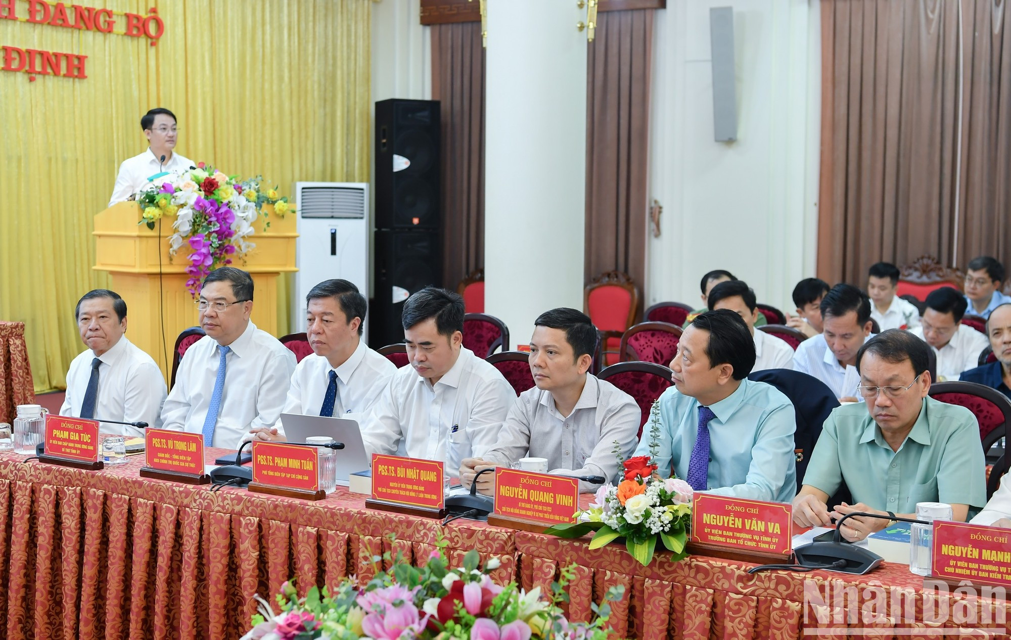 Asistentes al seminario. Asistentes al seminario.