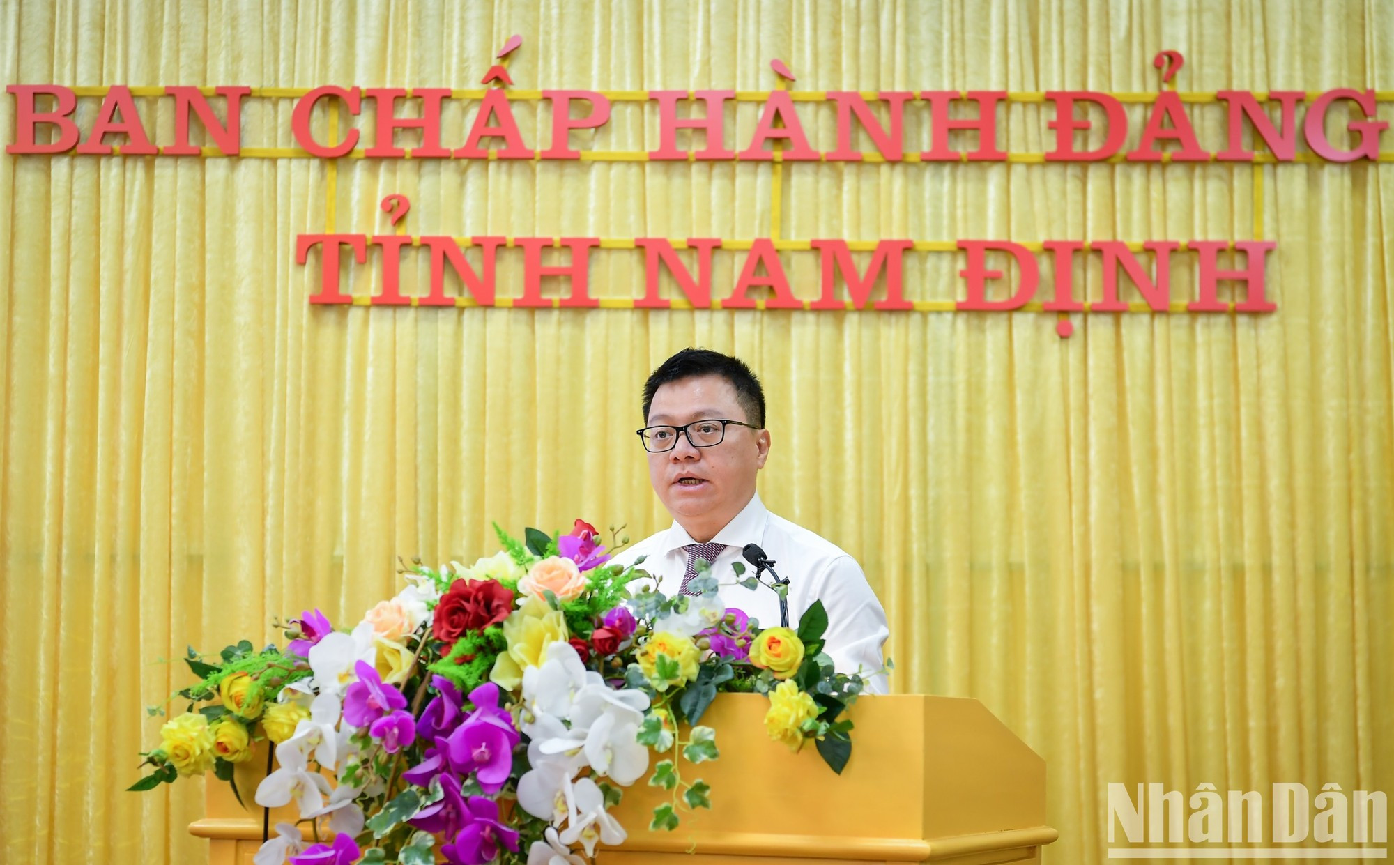 El presidente-editor del periódico Nhan Dan y presidente de la Asociación de Periodistas de Vietnam, Le Quoc Minh, habla en el evento. El presidente-editor del periódico Nhan Dan y presidente de la Asociación de Periodistas de Vietnam, Le Quoc Minh, habla en el evento.