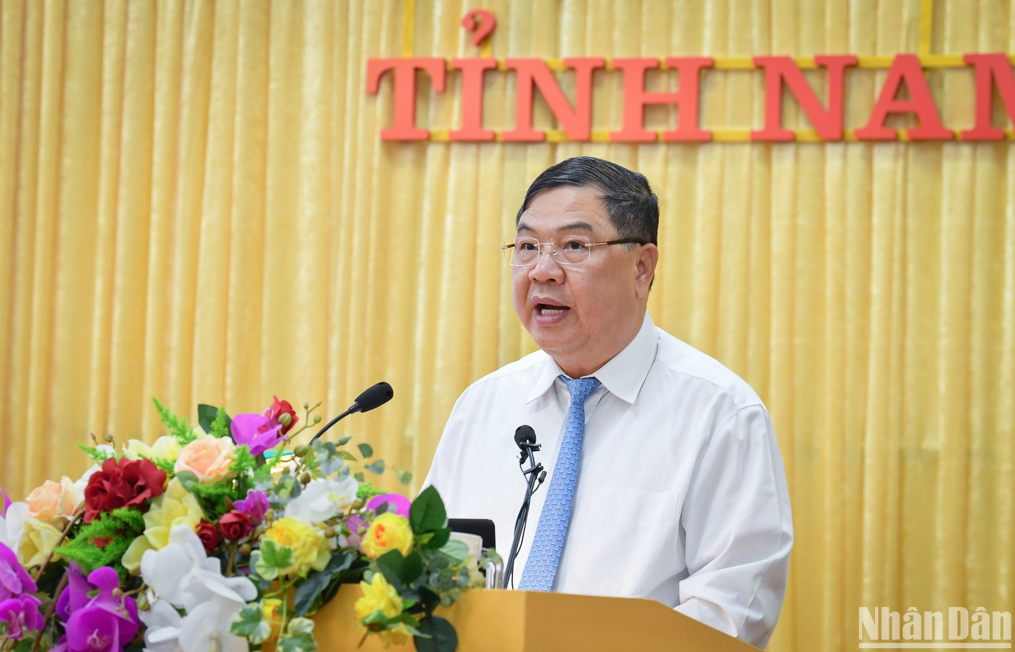 Pham Gia Tuc, secretario del Partido Comunista de Vietnam en Nam Dinh, pronuncia el discurso inaugural. Pham Gia Tuc, secretario del Partido Comunista de Vietnam en Nam Dinh, pronuncia el discurso inaugural.