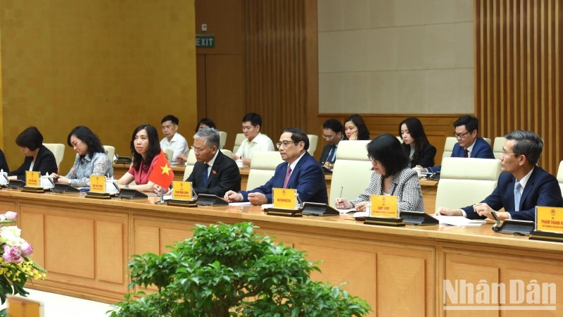 El premier vietnamita afirma que Vietnam siempre concede importancia a la amistad y cooperación con Suiza.