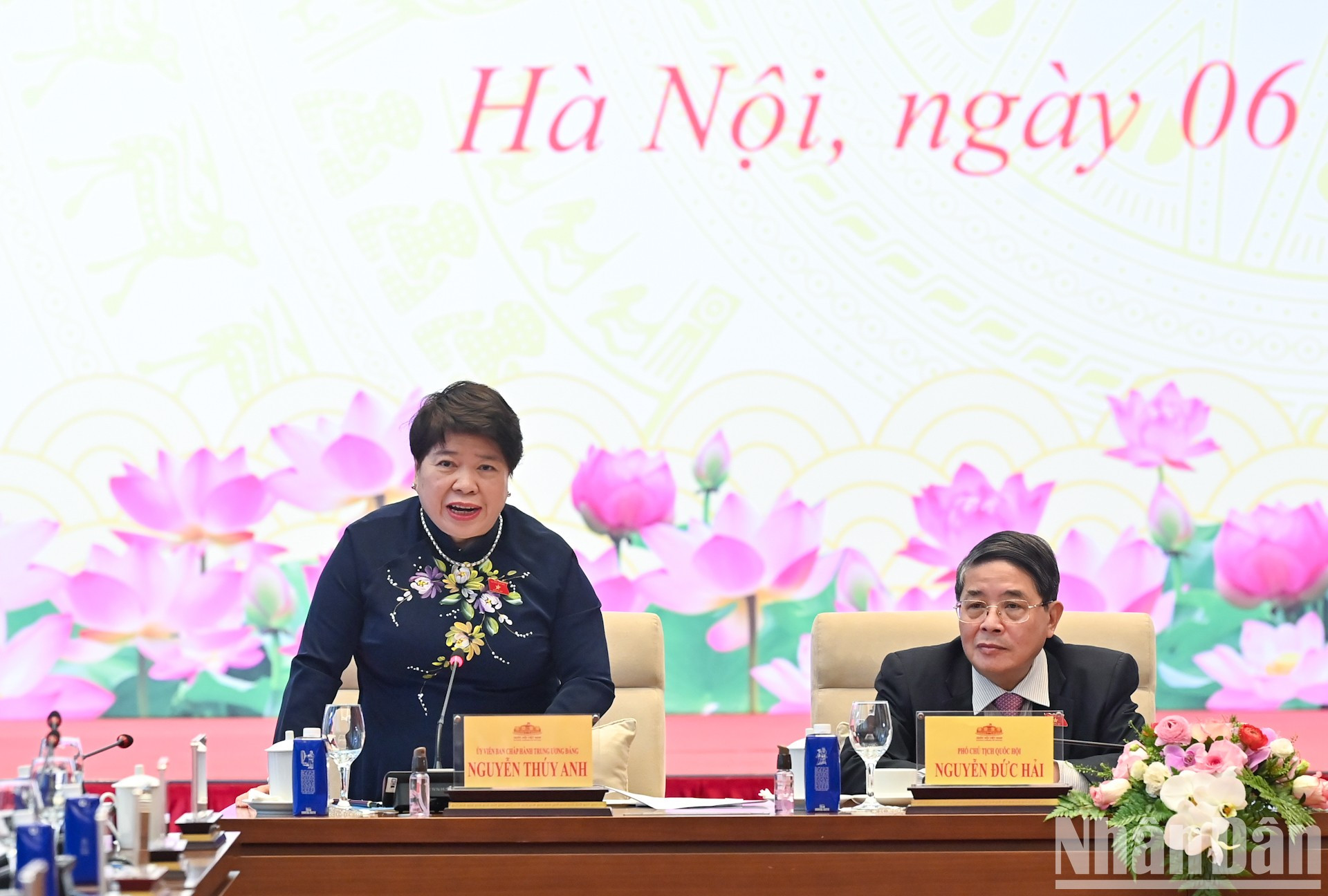 La presidenta del Grupo de Mujeres Parlamentarias, Nguyen Thi Thuy Anh, habla en el encuentro. La presidenta del Grupo de Mujeres Parlamentarias, Nguyen Thi Thuy Anh, habla en el encuentro.