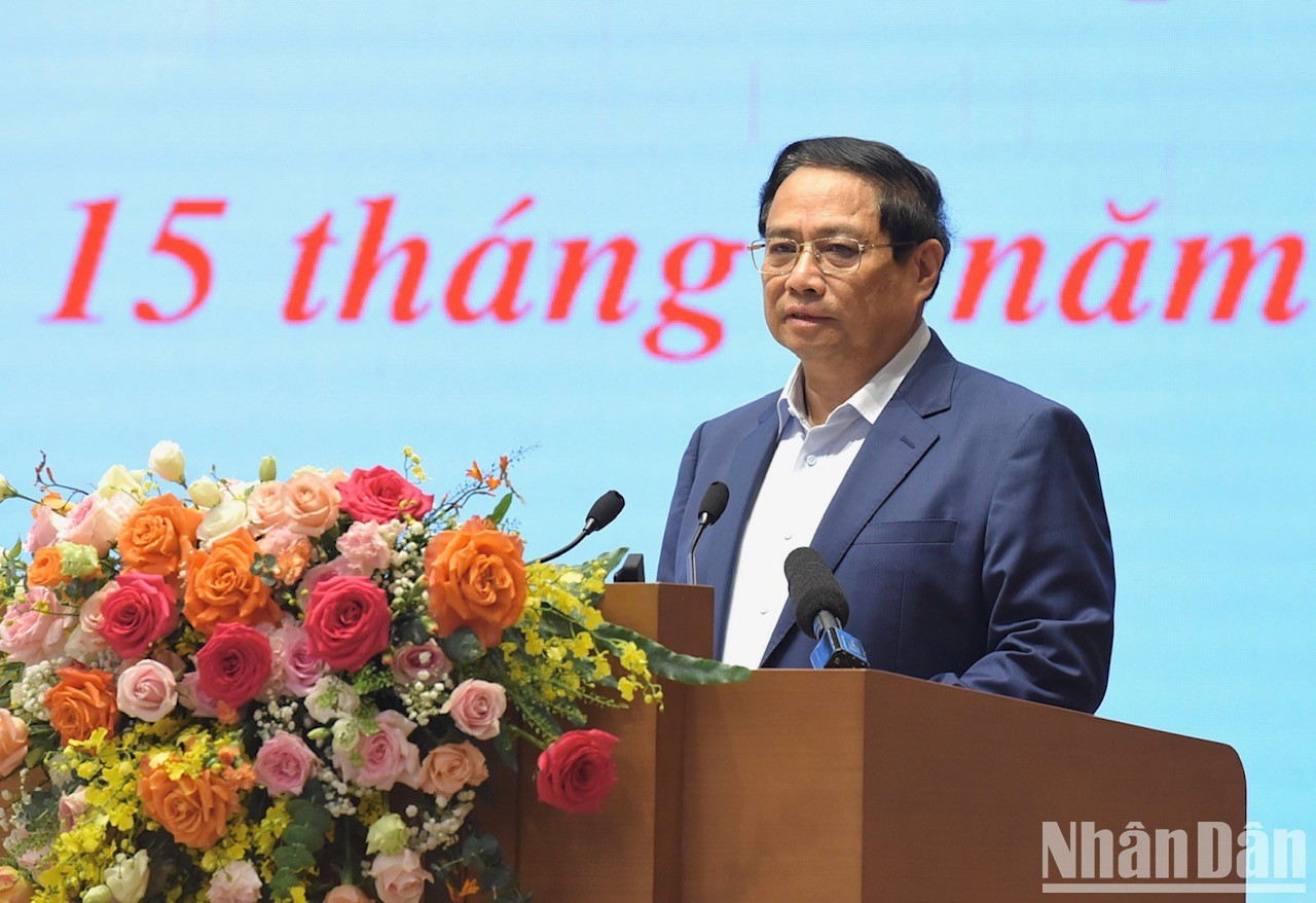 Pham Minh Chinh pronuncia el discurso de apertura del evento.