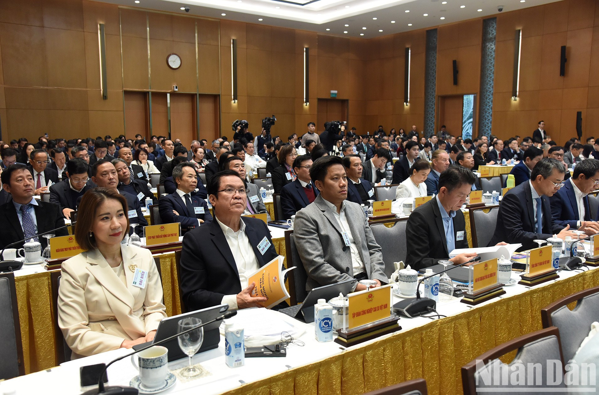 Asistentes a la conferencia. Asistentes a la conferencia.