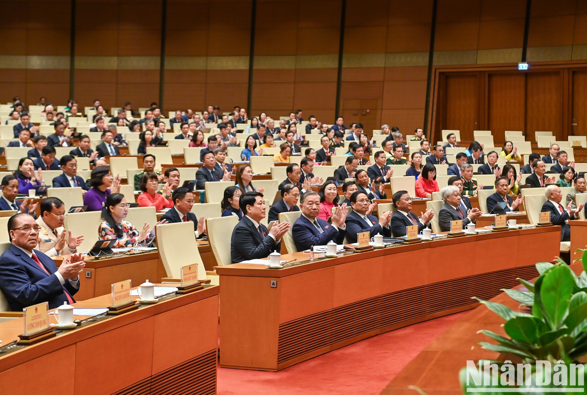 Dirigentes del Partido y el Estado asisten a la magna cita.
