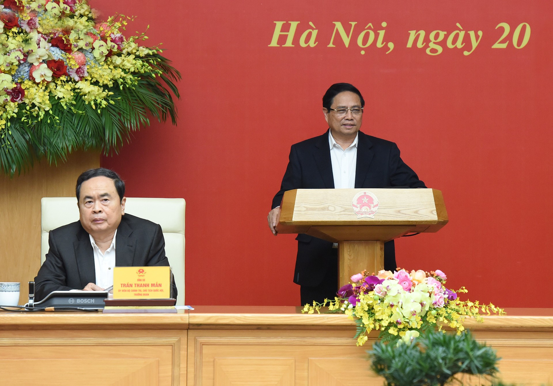 El primer ministro de Vietnam, Pham Minh Chinh, habla en la conferencia. El primer ministro de Vietnam, Pham Minh Chinh, habla en la conferencia.