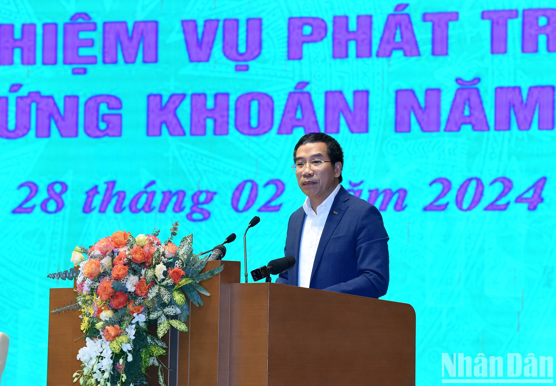 El director general del Banco Militar (MB), Luu Trung Thai, presenta su opinión. El director general del Banco Militar (MB), Luu Trung Thai, presenta su opinión.