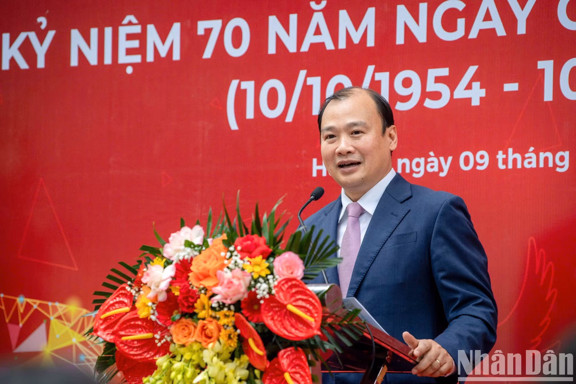 El editor en jefe de la Revista Comunista, Le Hai Binh, elogia la iniciativa del periódico Nhan Dan.