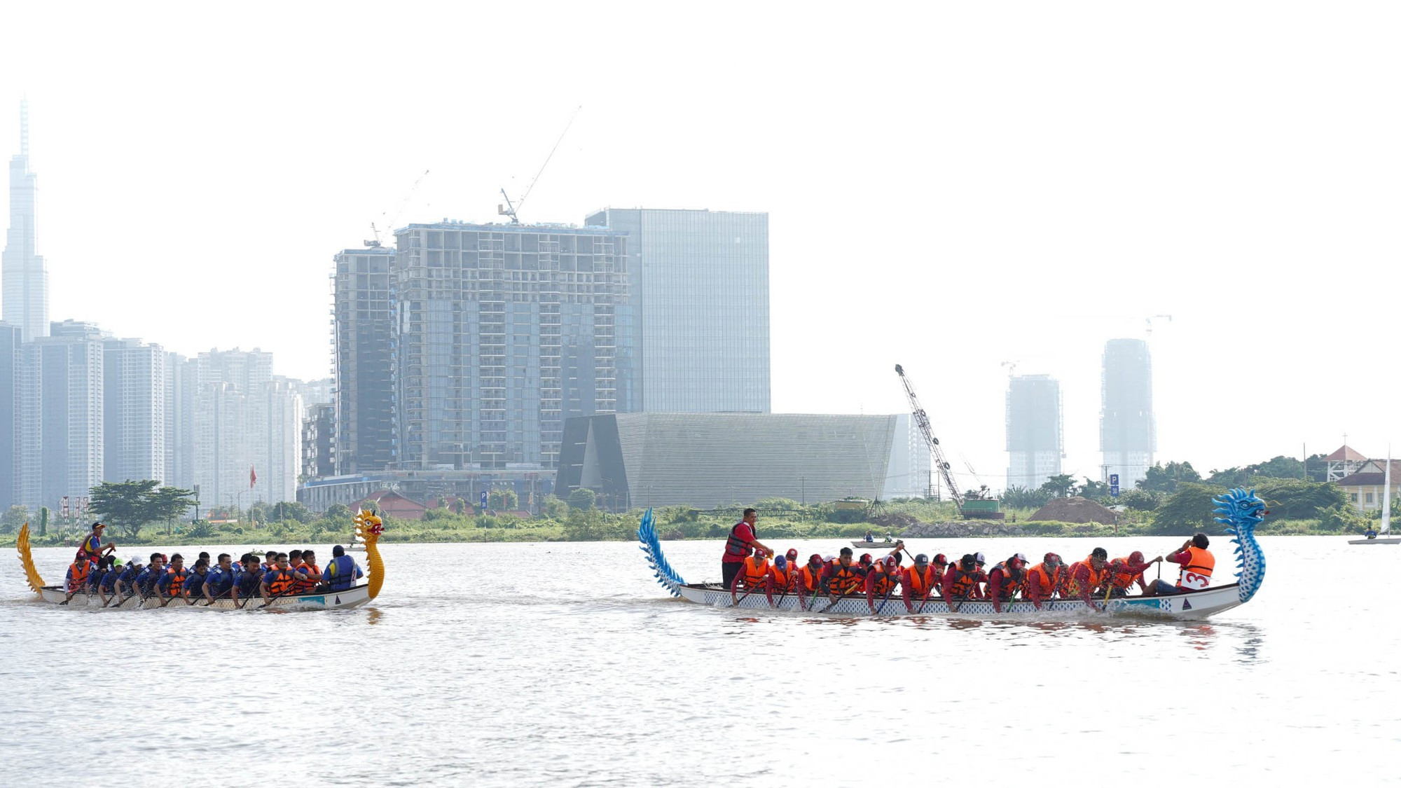 La categoría B consta de las unidades de fuerzas armadas, organizaciones sociales y empresas. La categoría B consta de las unidades de fuerzas armadas, organizaciones sociales y empresas.