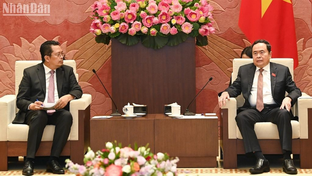 [FOTO] Presidente de la Asamblea Nacional de Vietnam recibe al vicepresidente de la Cámara Alta de Indonesia