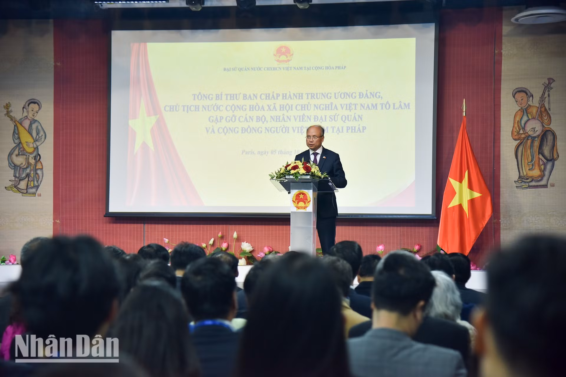 El embajador vietnamita en Francia, Dinh Toan Thang, destaca que entre logros en política exterior del país se encuentra la contribución de la comunidad vietnamita en Francia y otros países. (Foto: XUAN KY)