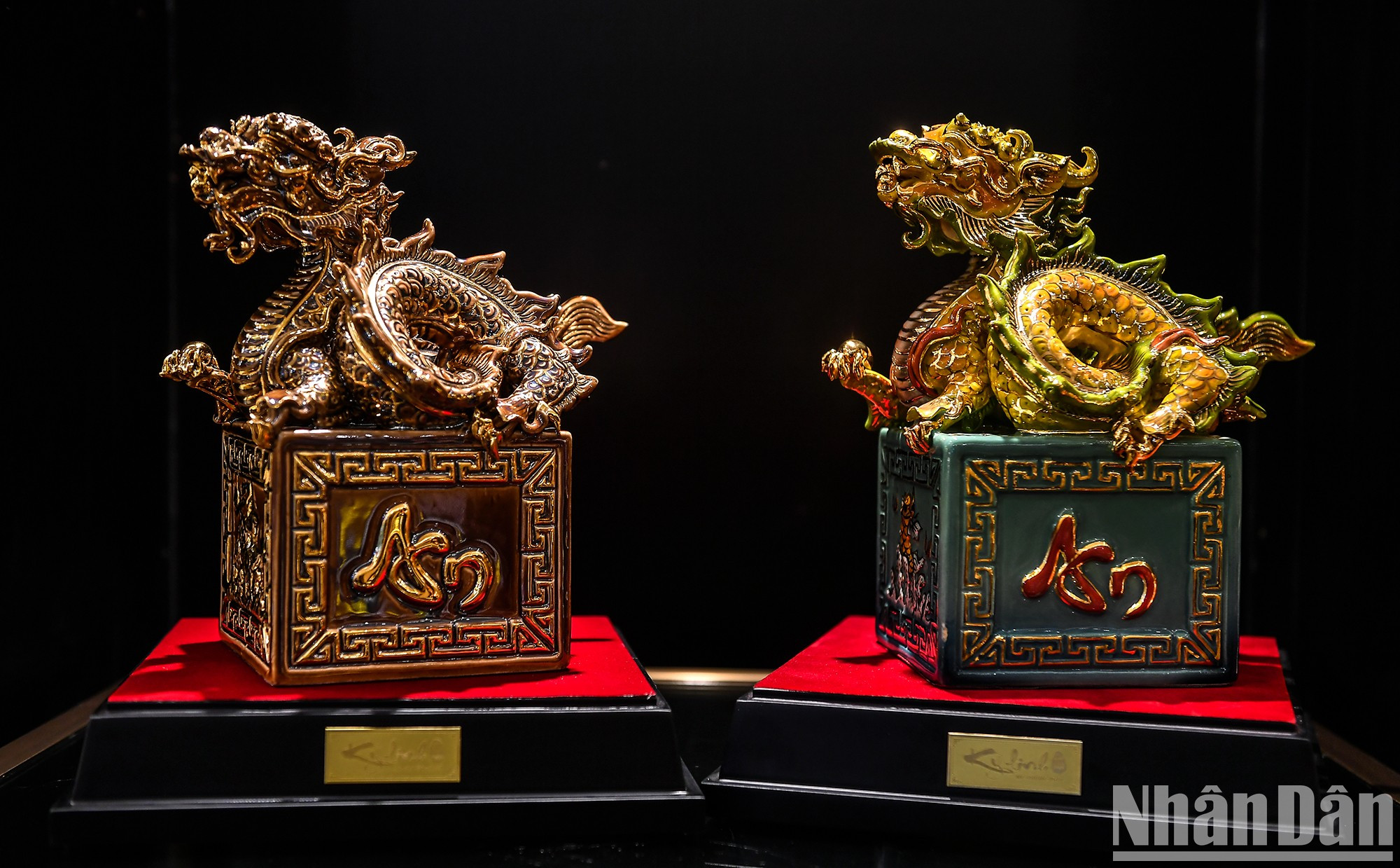 La colección de sellos marca una nueva era, una nueva fase de prosperidad. Cada producto cuesta hasta millones de dongs. La colección de sellos marca una nueva era, una nueva fase de prosperidad. Cada producto cuesta hasta millones de dongs.