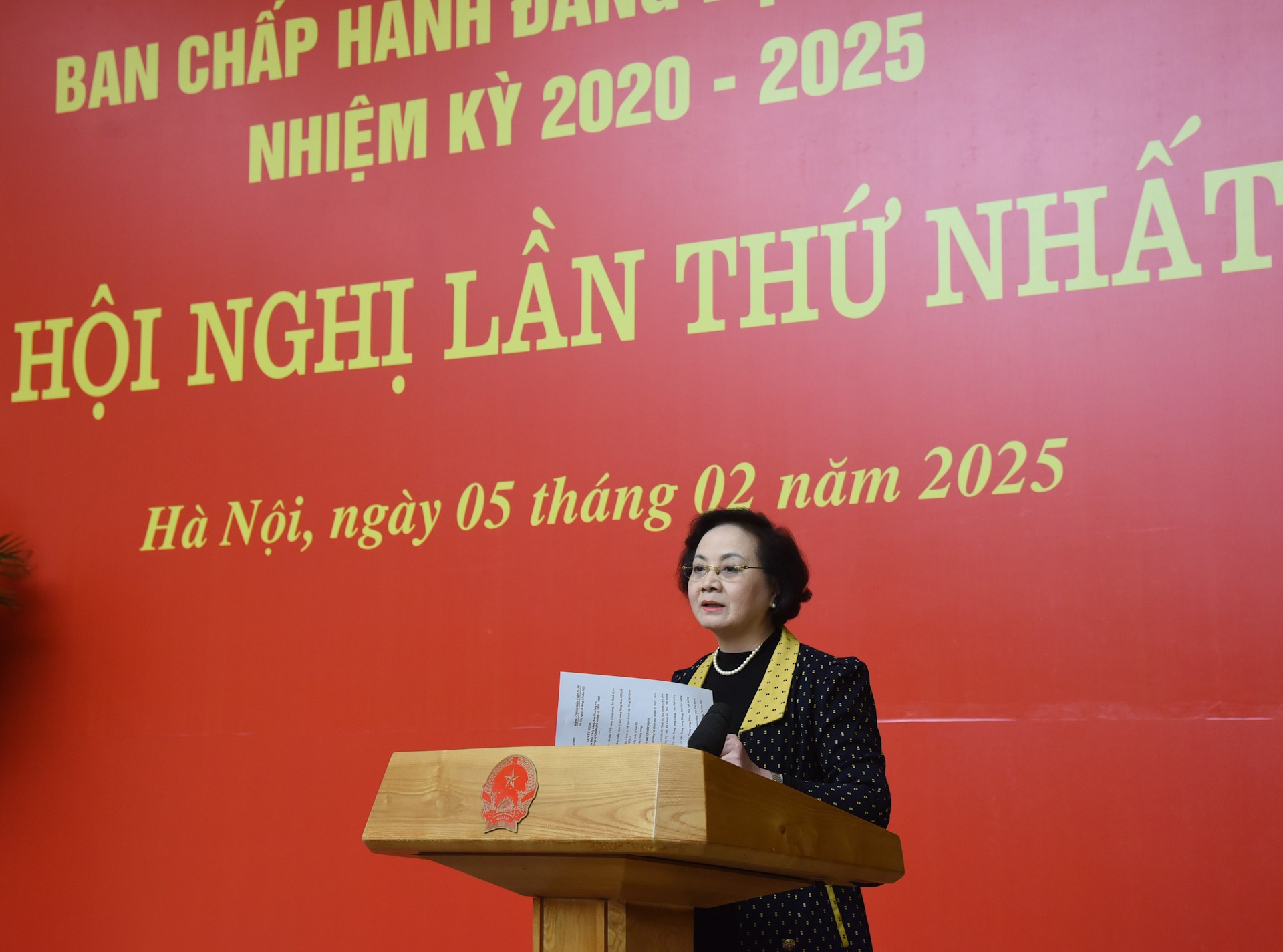 La ministra de Interior, Pham Thi Thanh Tra, habla en la cita. La ministra de Interior, Pham Thi Thanh Tra, habla en la cita.