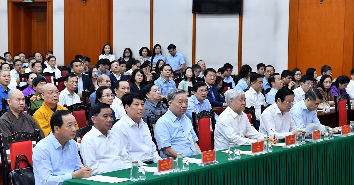 [Foto] Máximo dirigente de Vietnam lanza campaña de apoyo a víctimas del tifón Yagi 