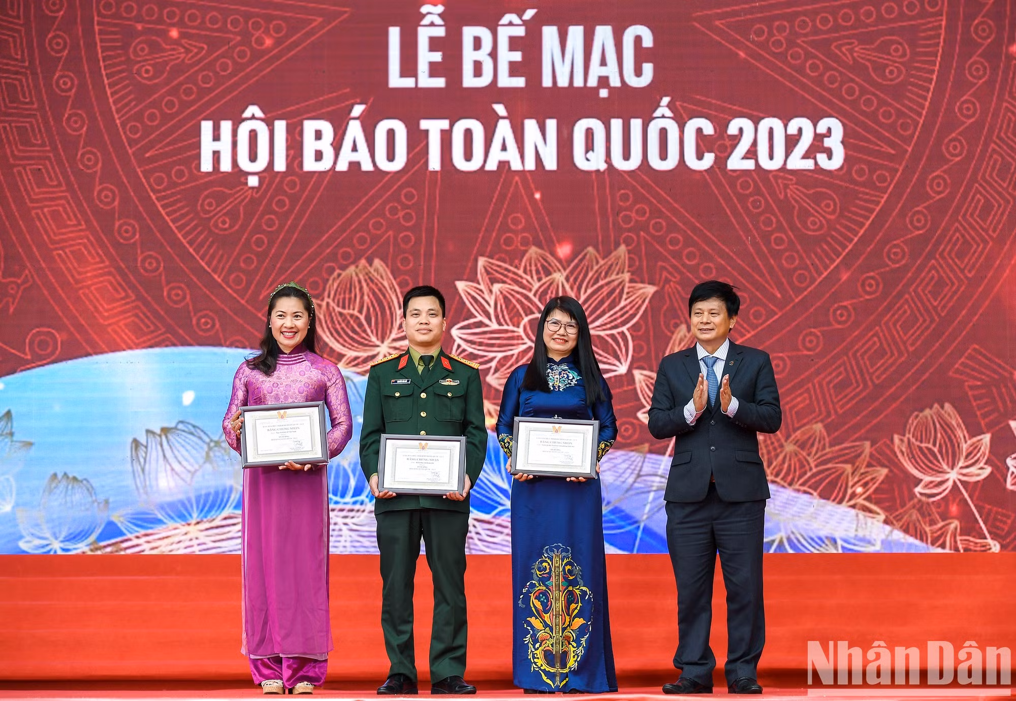 Clausuran Festival Nacional de Prensa de Vietnam 2023 ảnh 10