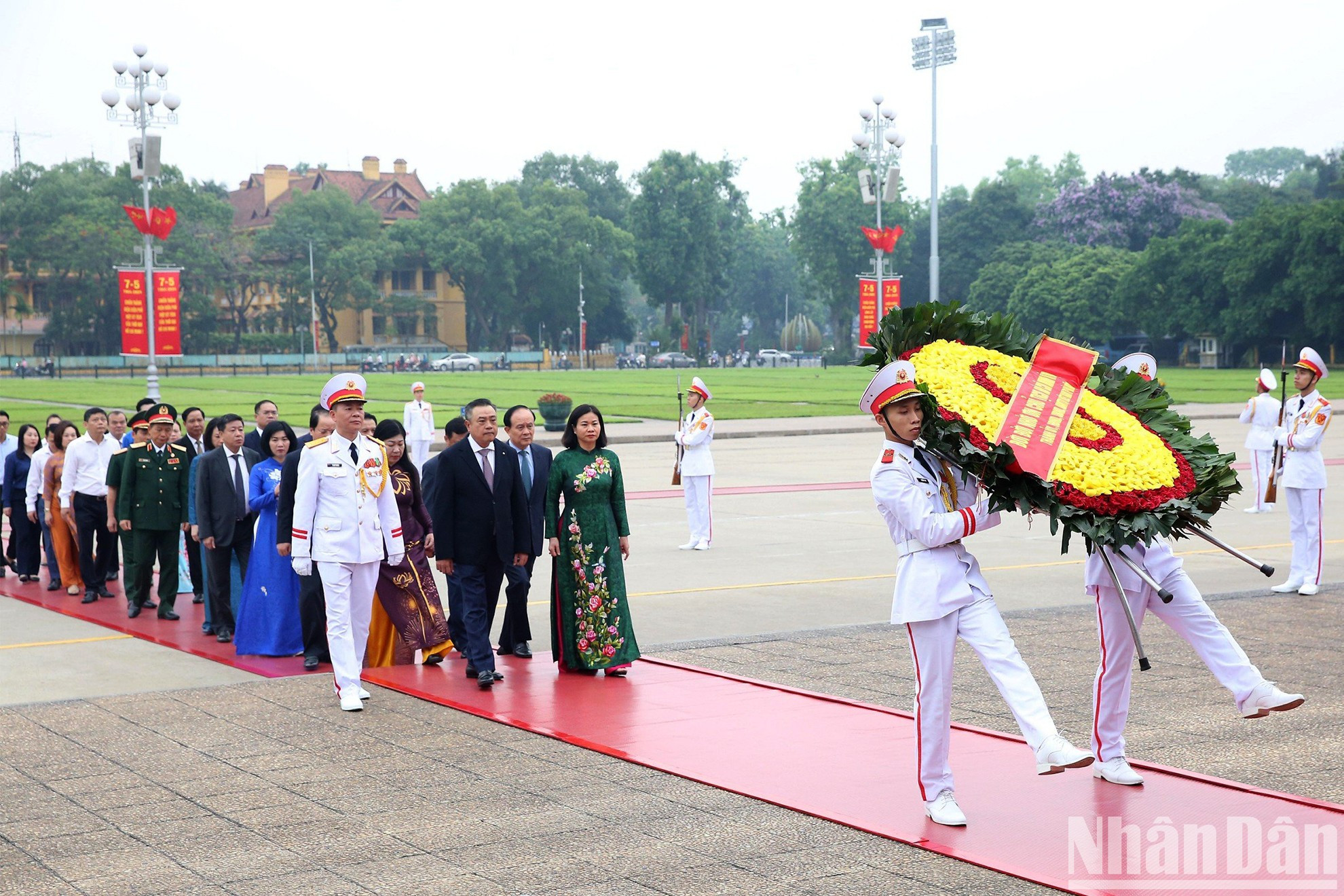 Los delegados del Comité del Partido Comunista de Vietnam, el Consejo Popular, el Comité Popular y el Frente de la Patria en Hanói.