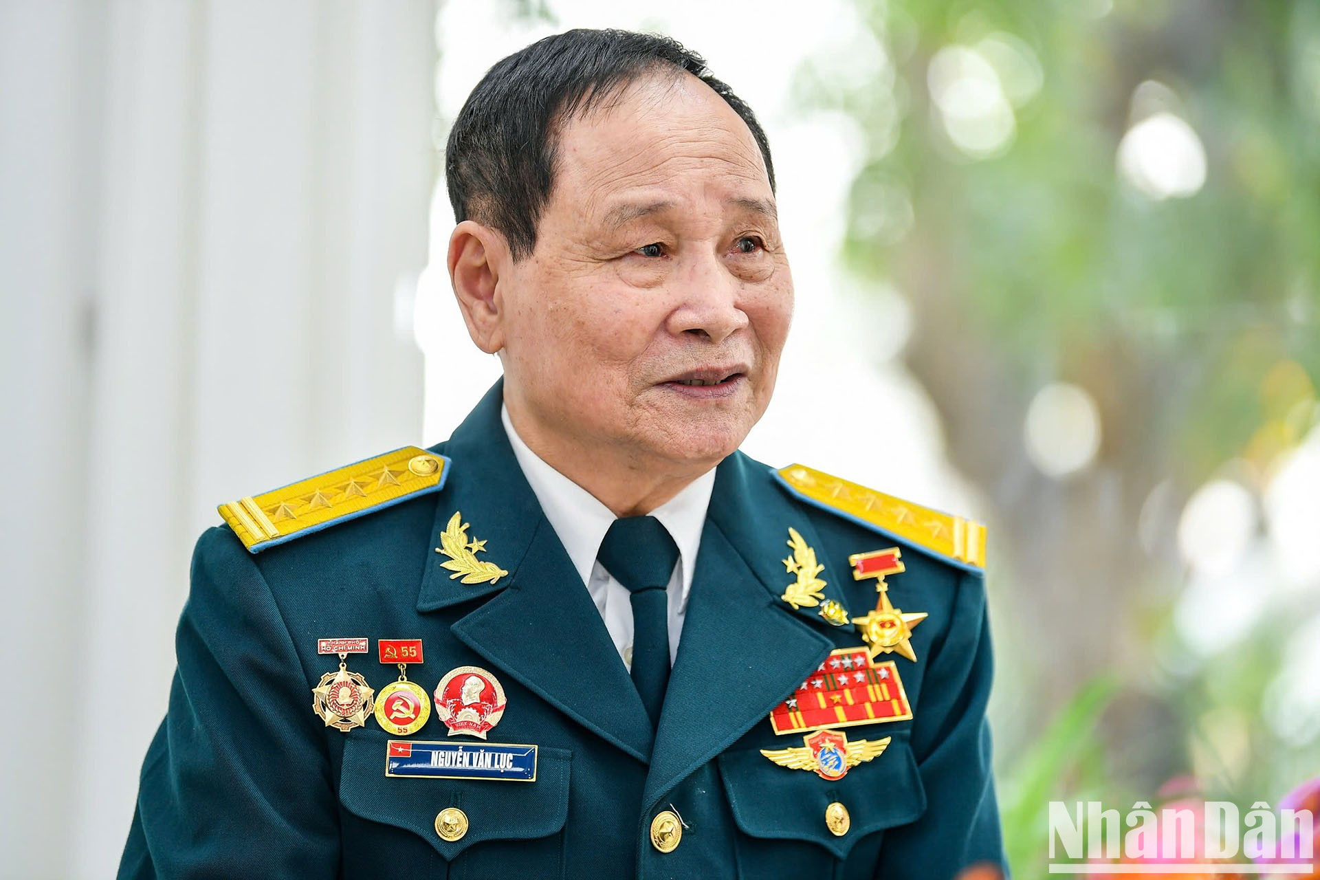 El capitán Nguyen Van Luc, héroe de las Fuerzas Armadas Populares, jefe del Equipo de Quyet Thang.