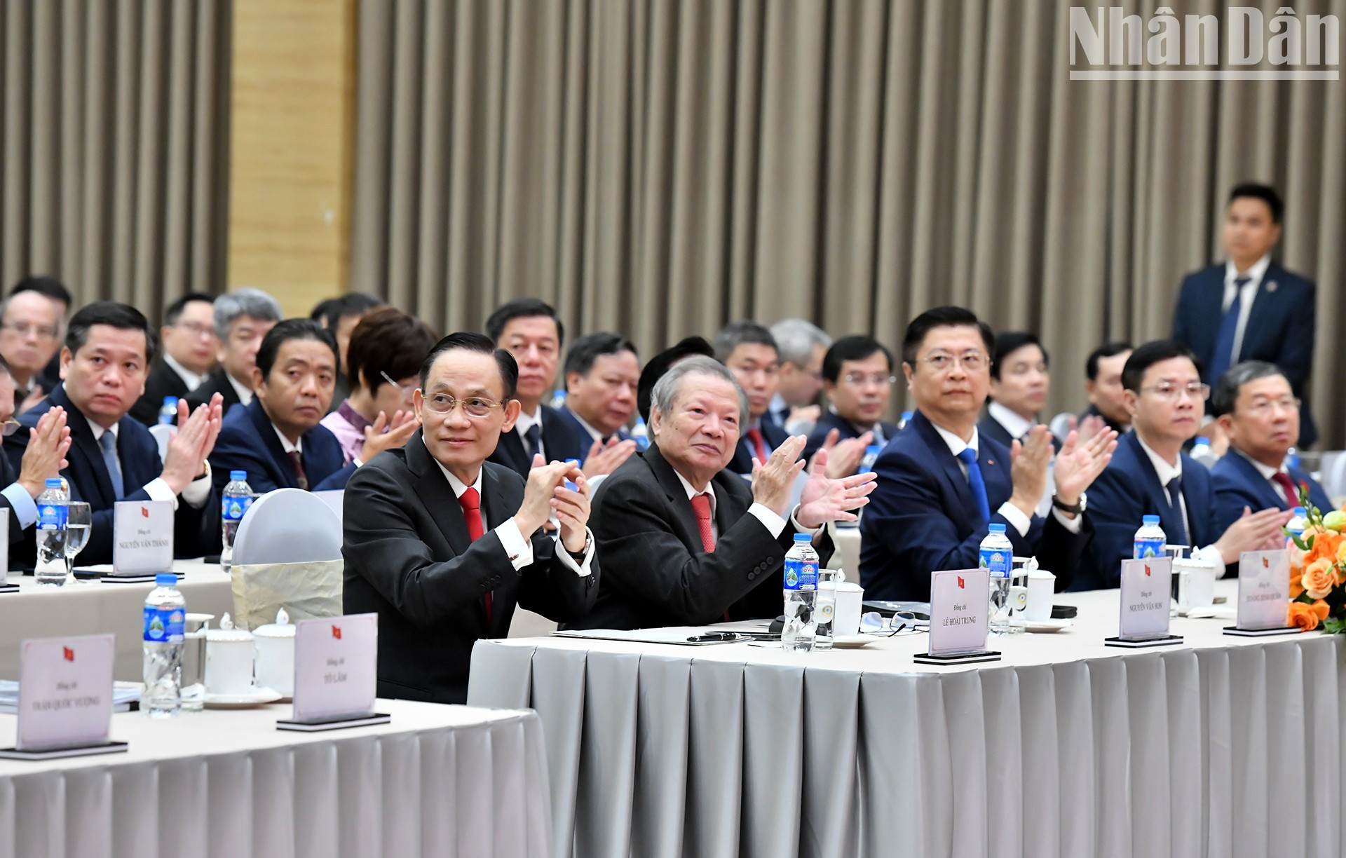 Los asistentes a la cita.