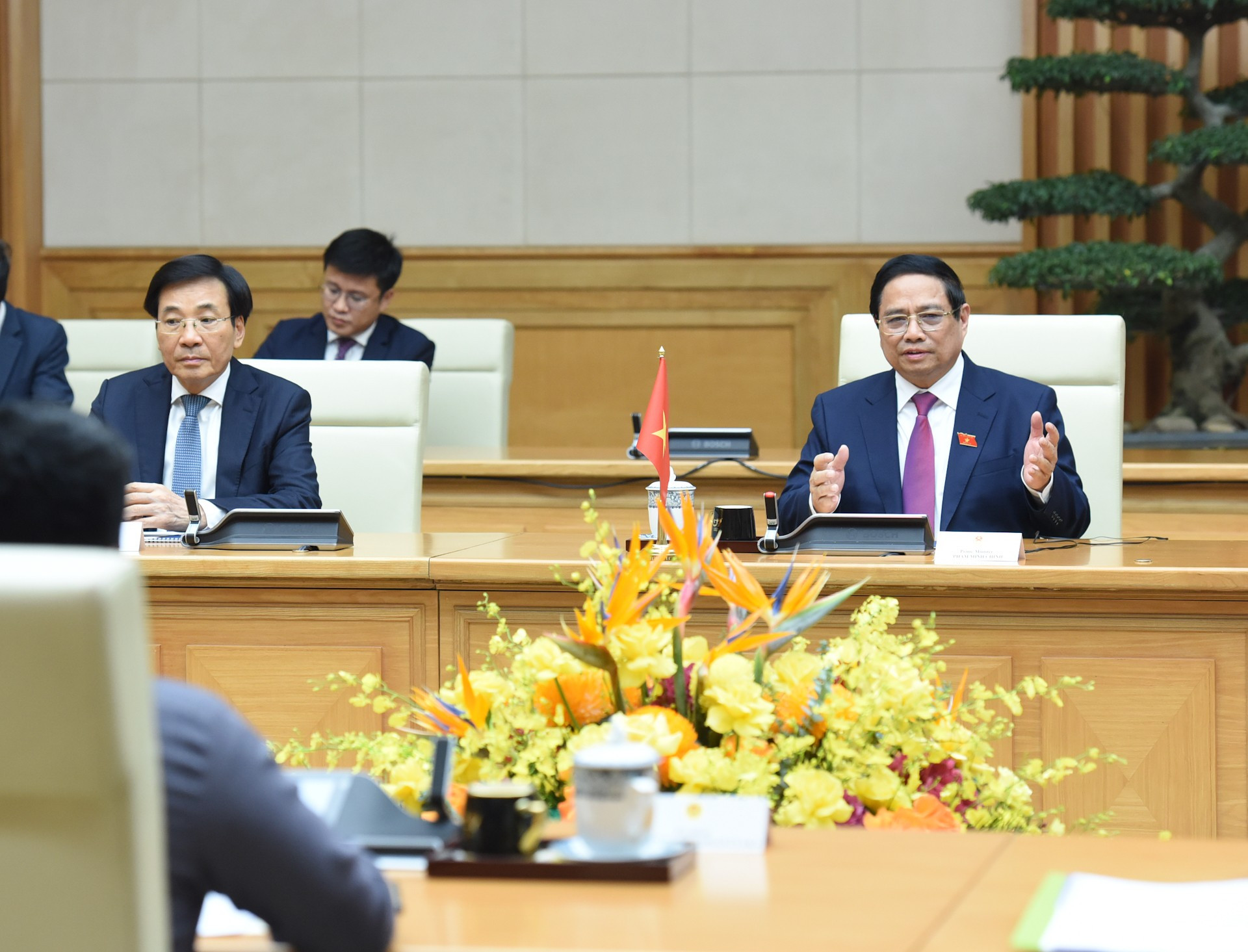 El jefe del Gobierno vietnamita, Pham Minh Chinh, habla en la cita.