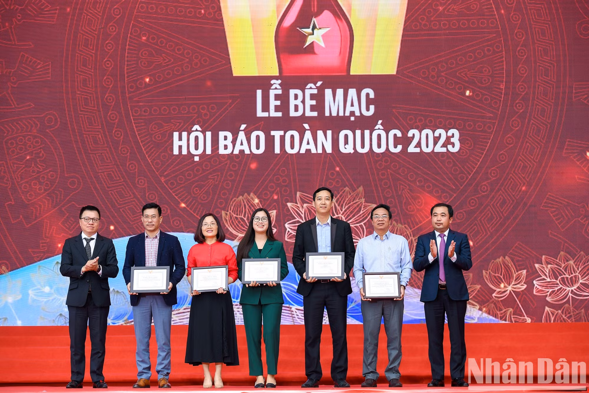 Clausuran Festival Nacional de Prensa de Vietnam 2023 ảnh 8