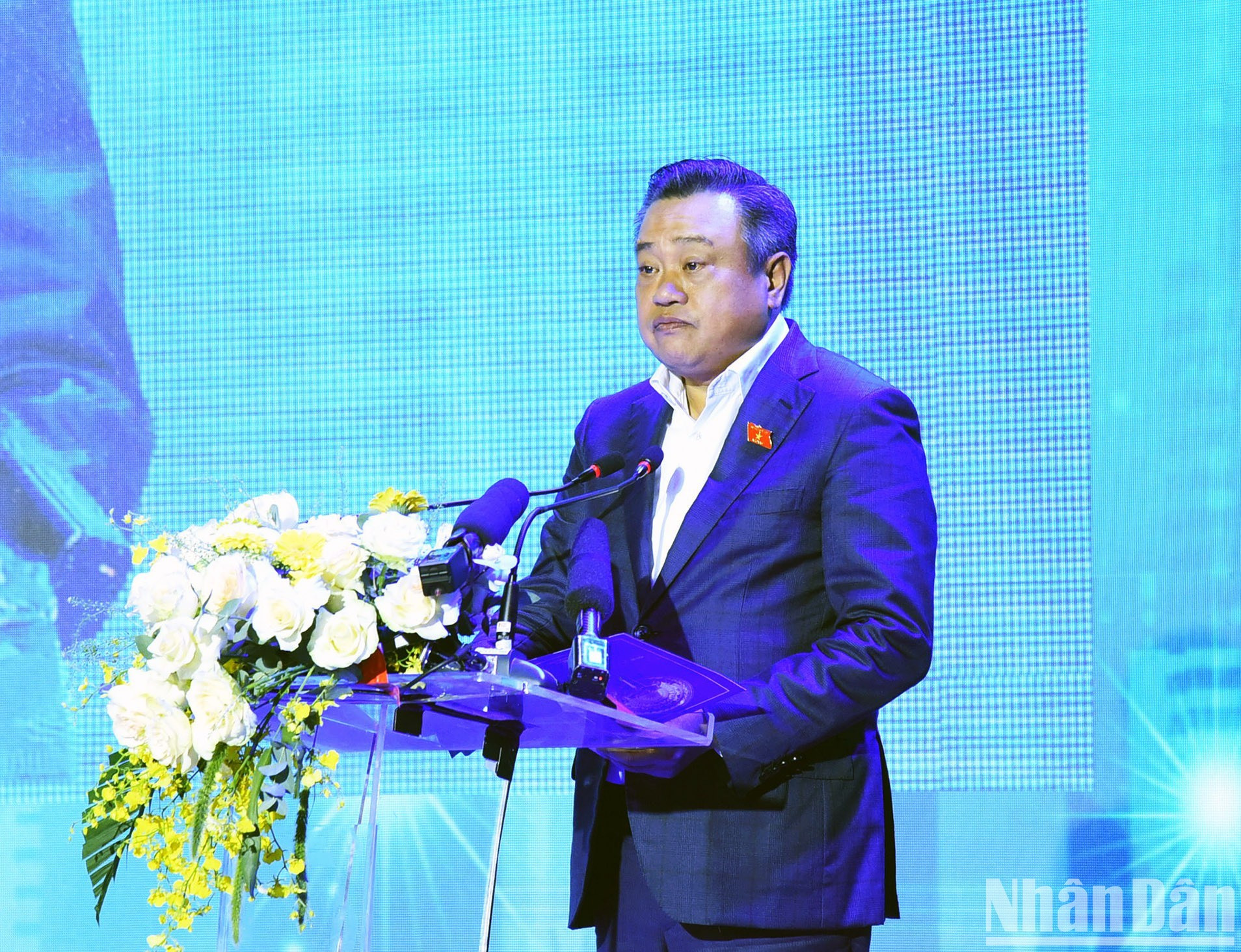 El presidente del Comité Popular de Hanói, Tran Sy Thanh, pronuncia el discurso de clausura.