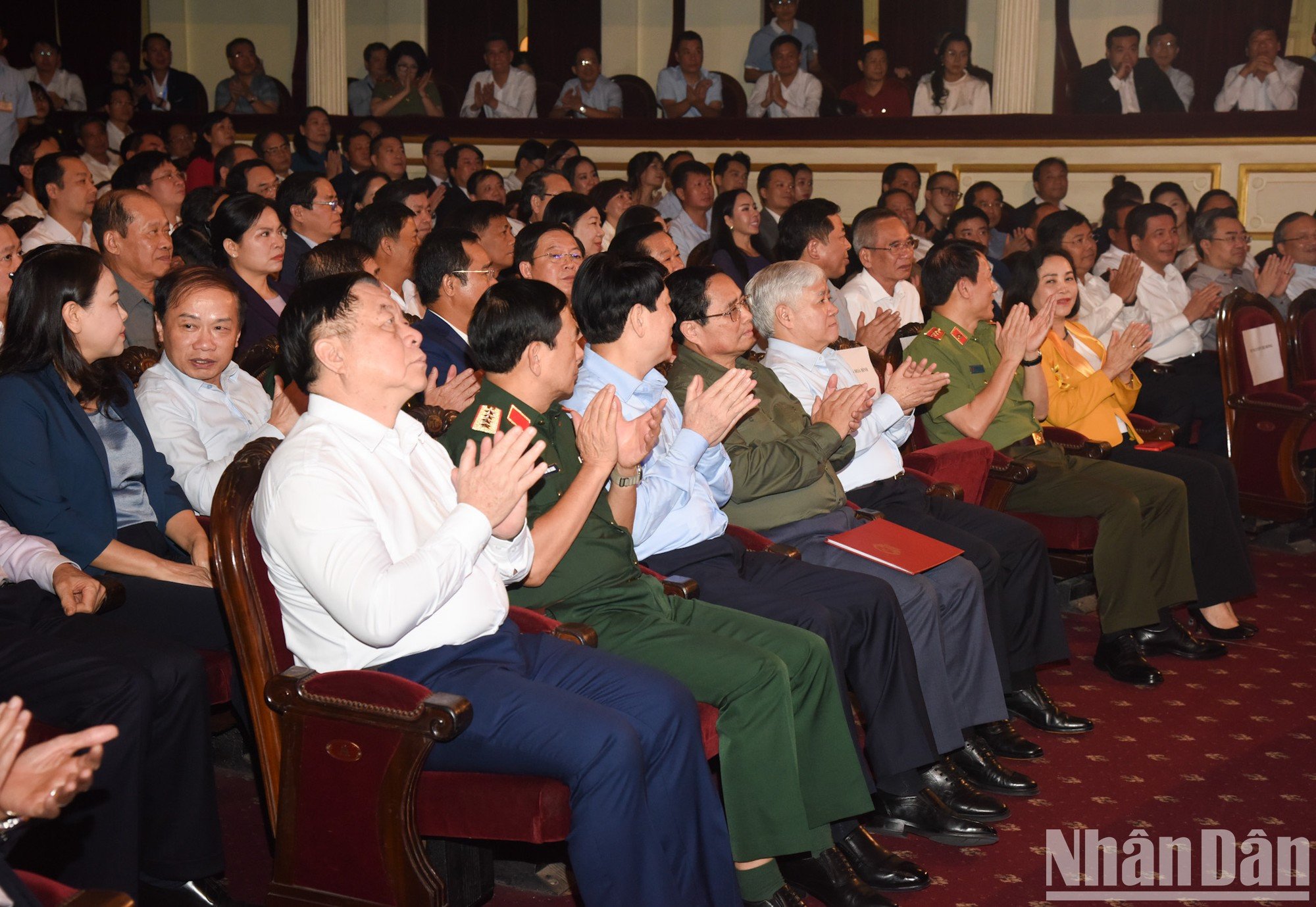 El premier vietnamita Pham Minh Chinh y dirigentes del Partido y del Estado en el evento. El premier vietnamita Pham Minh Chinh y dirigentes del Partido y del Estado en el evento.