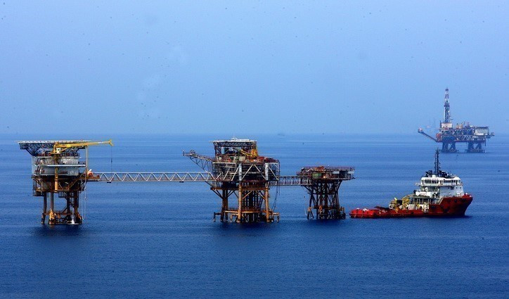 La industria del petróleo y el gas deviene un sector económico clave que contribuye en gran medida a la industrialización y modernización del país (Foto: VNA) La industria del petróleo y el gas deviene un sector económico clave que contribuye en gran medida a la industrialización y modernización del país (Foto: VNA)