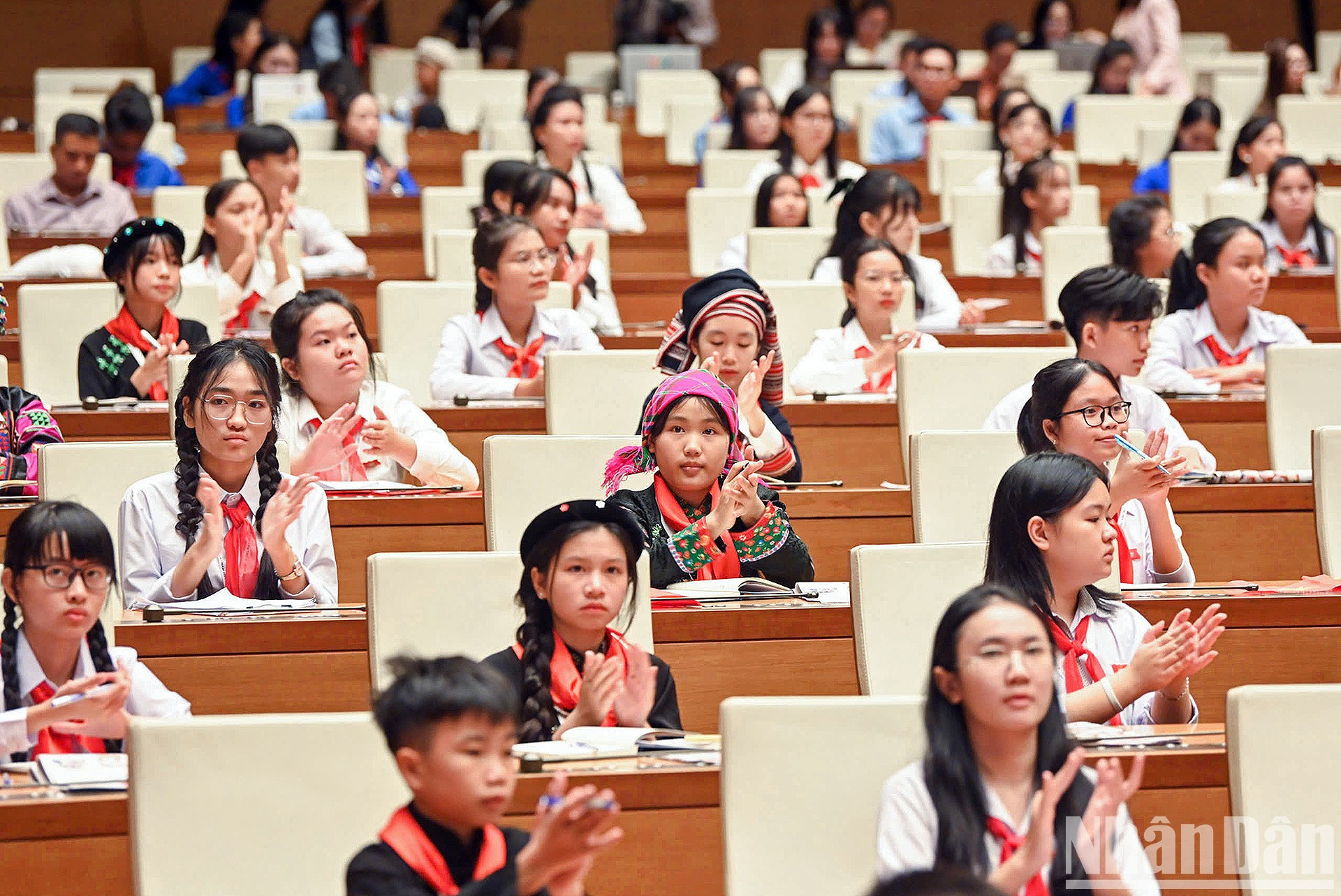 Los delegados no dudan en expresar sus opiniones y hacer preguntas.
