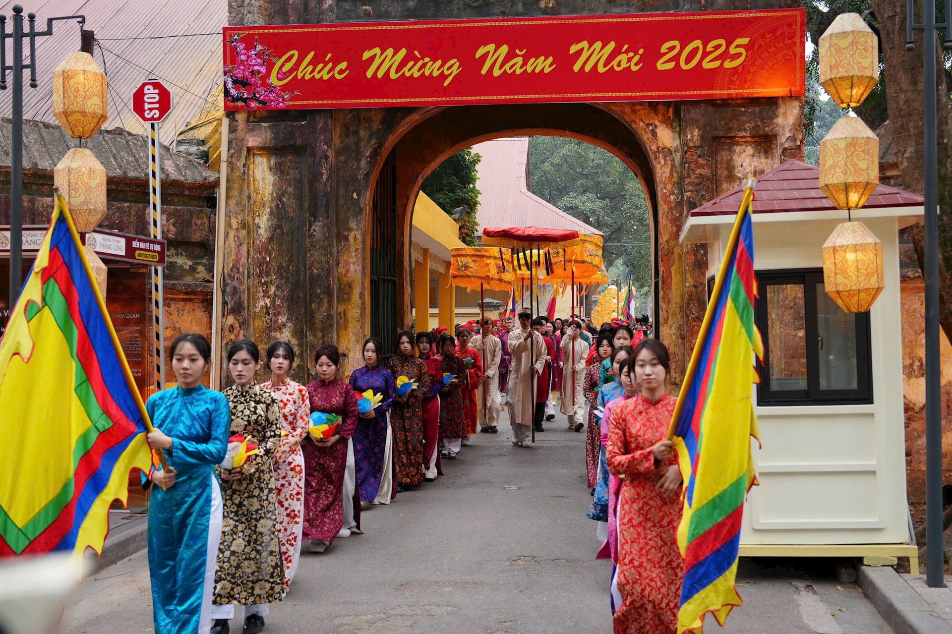 El rito de procesión de carpa. El rito de procesión de carpa.