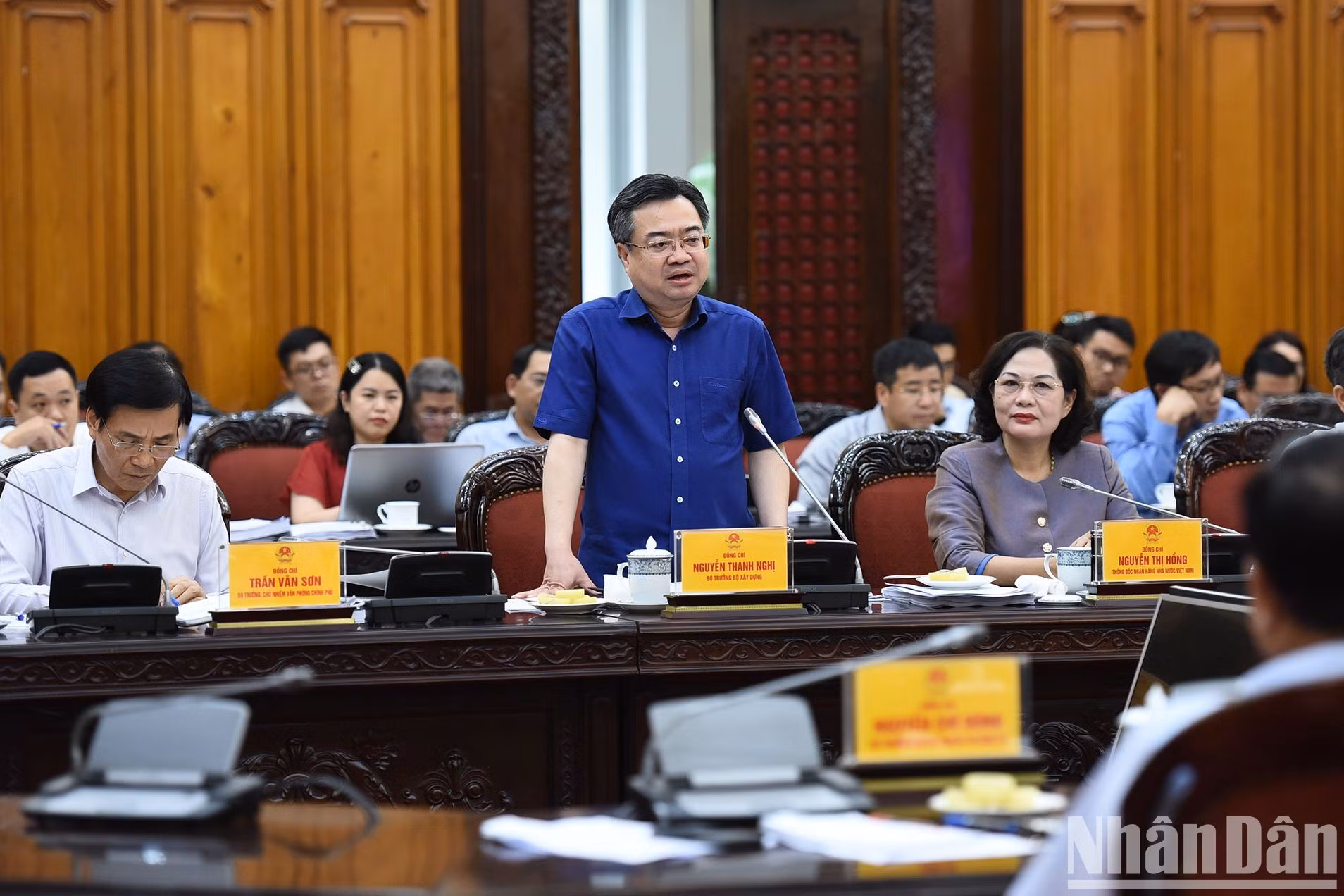 El ministro de Construcción, Nguyen Thanh Nghi, presenta su opinión.