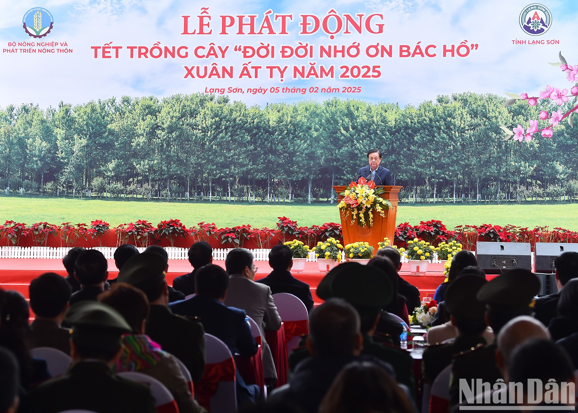 El ministro de Agricultura y Desarrollo Rural, Le Minh Hoan, habla en el evento.