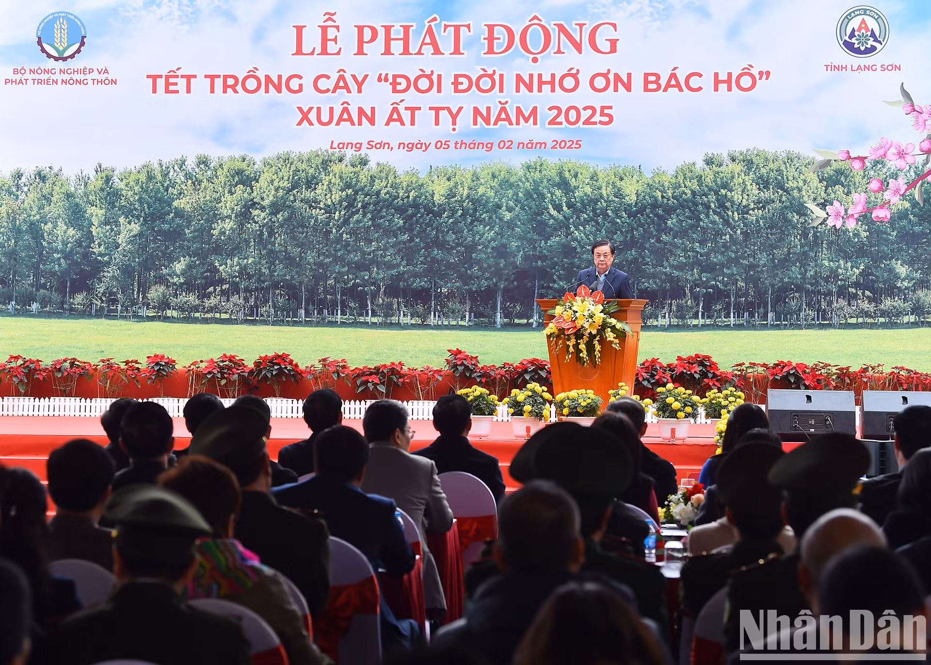 El ministro de Agricultura y Desarrollo Rural, Le Minh Hoan, habla en el evento. El ministro de Agricultura y Desarrollo Rural, Le Minh Hoan, habla en el evento.