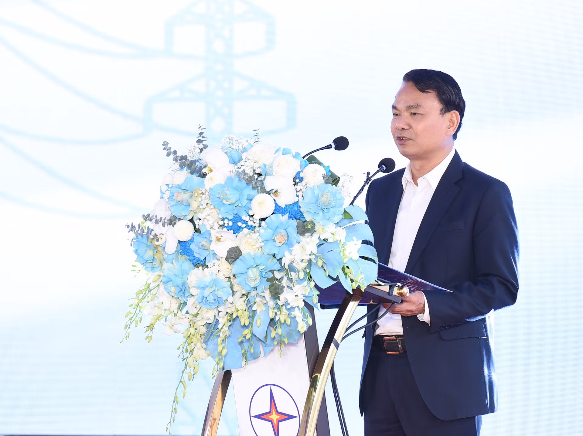 El secretario del Partido Comunista de Vietnam en Vinh Phuc, Dang Xuan Phong, pronuncia un discurso.