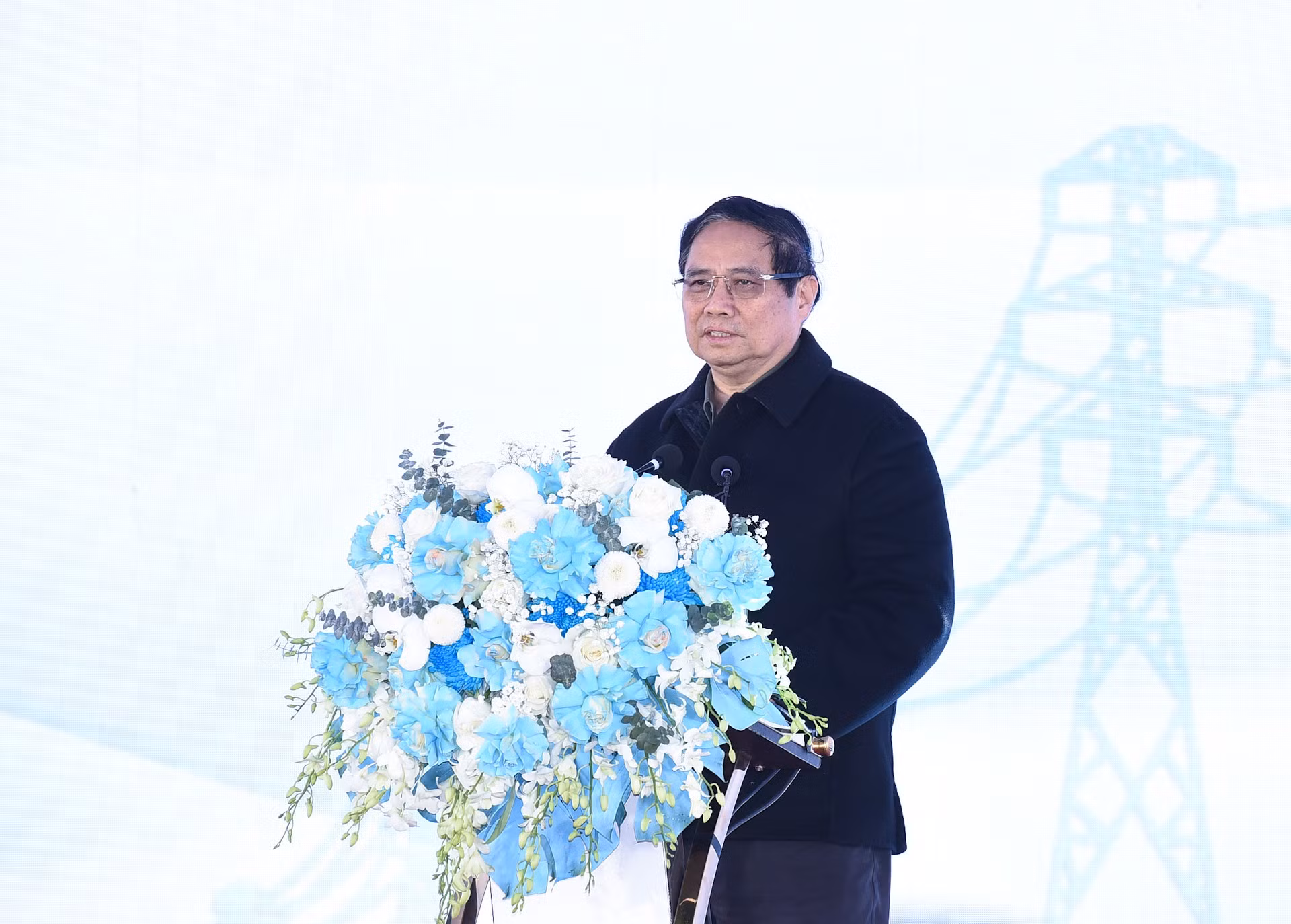 El primer ministro Pham Minh Chinh acude al acto.
