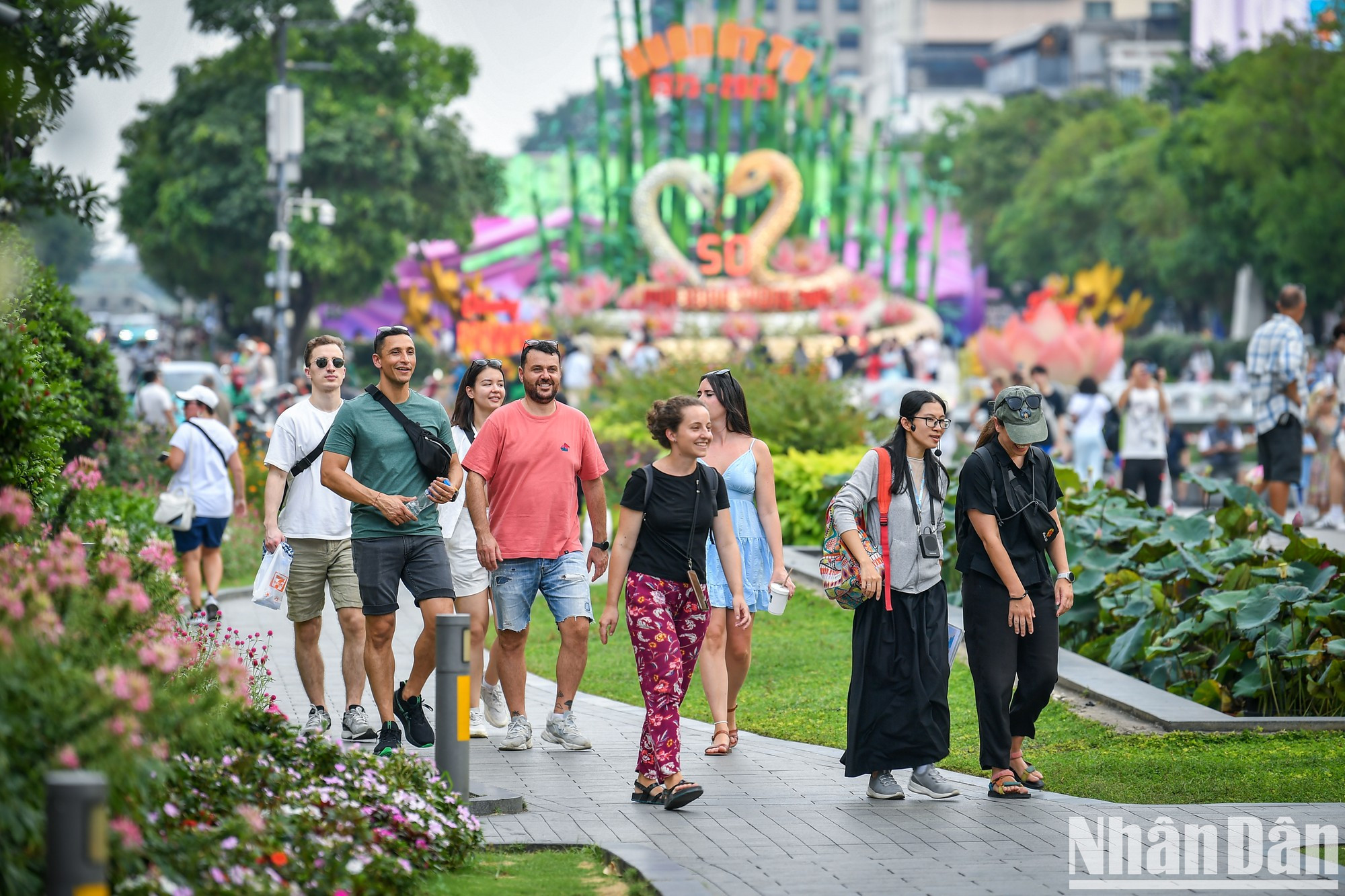 La calle peatonal Nguyen Hue es muy popular entre los turistas.